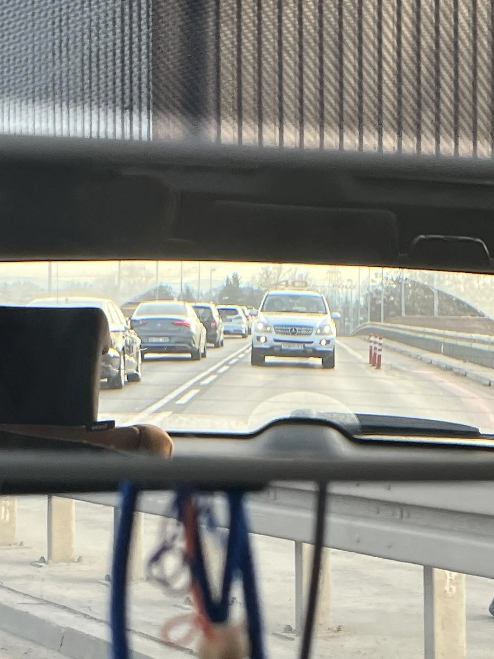 Zupełnie serio - straszna wieś i chamstwo w starym mercedesie z Niemiec. Jechał chyba ze swoim chłopakiem ;-)