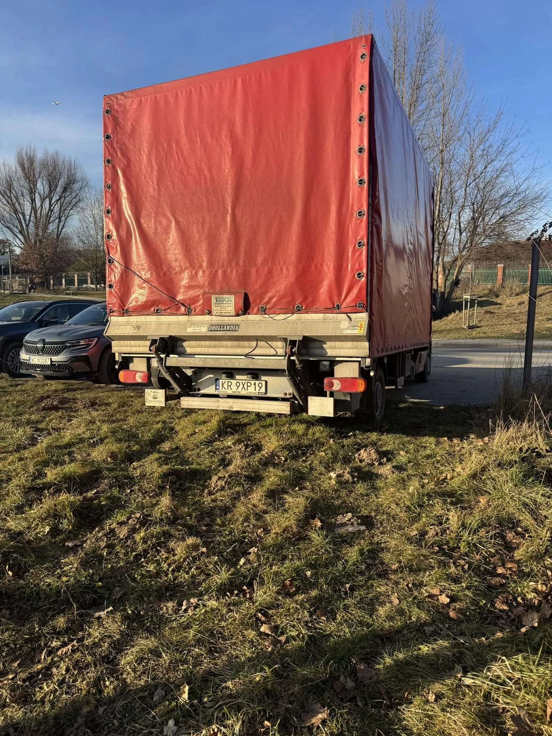 Wypierdalaj mi tym szrotem z posesji