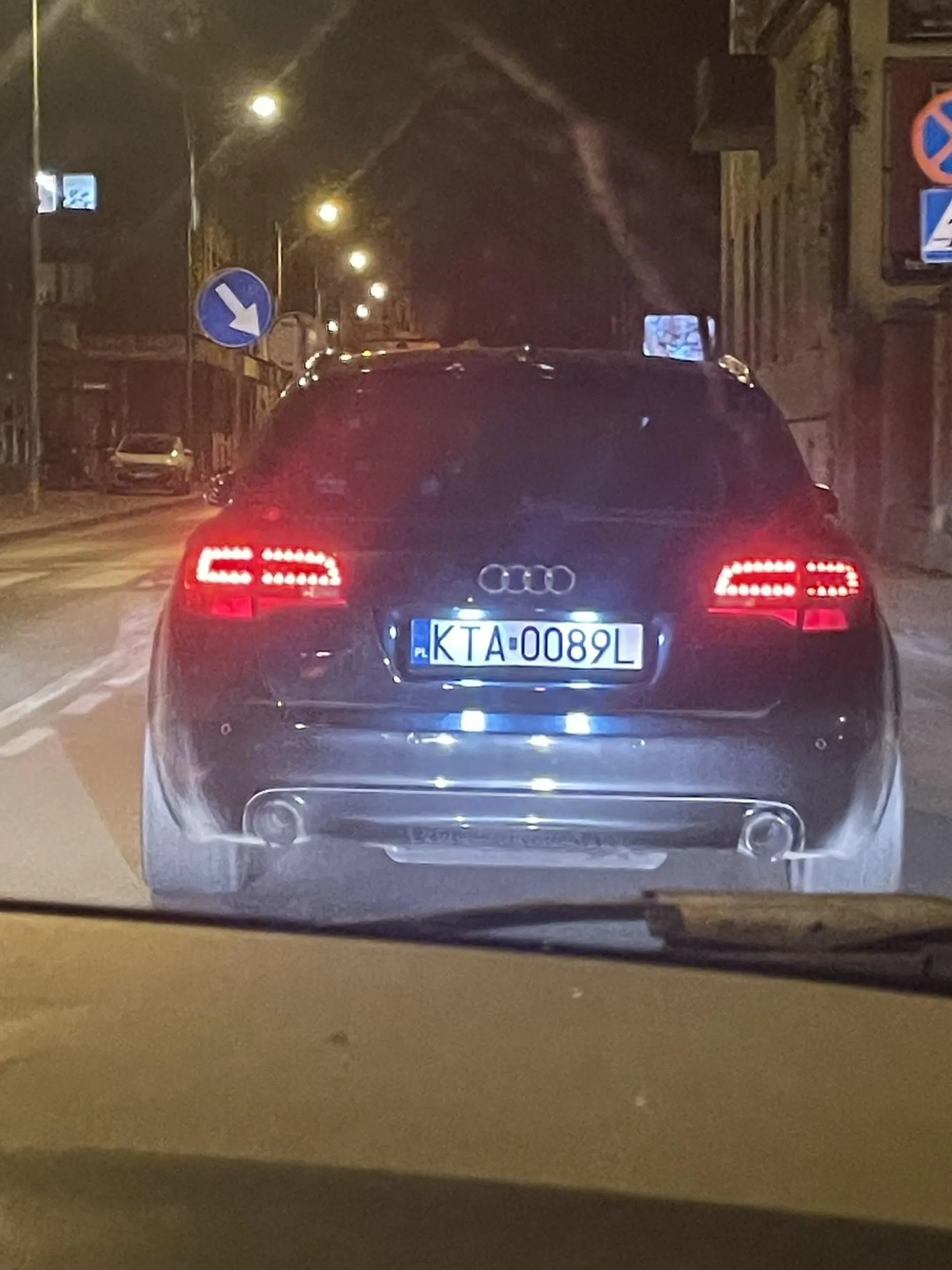 Uważajcie na te auto pani cały czas nas schamowywała i jechała 30km/h przy ograniczeniu 60km/h