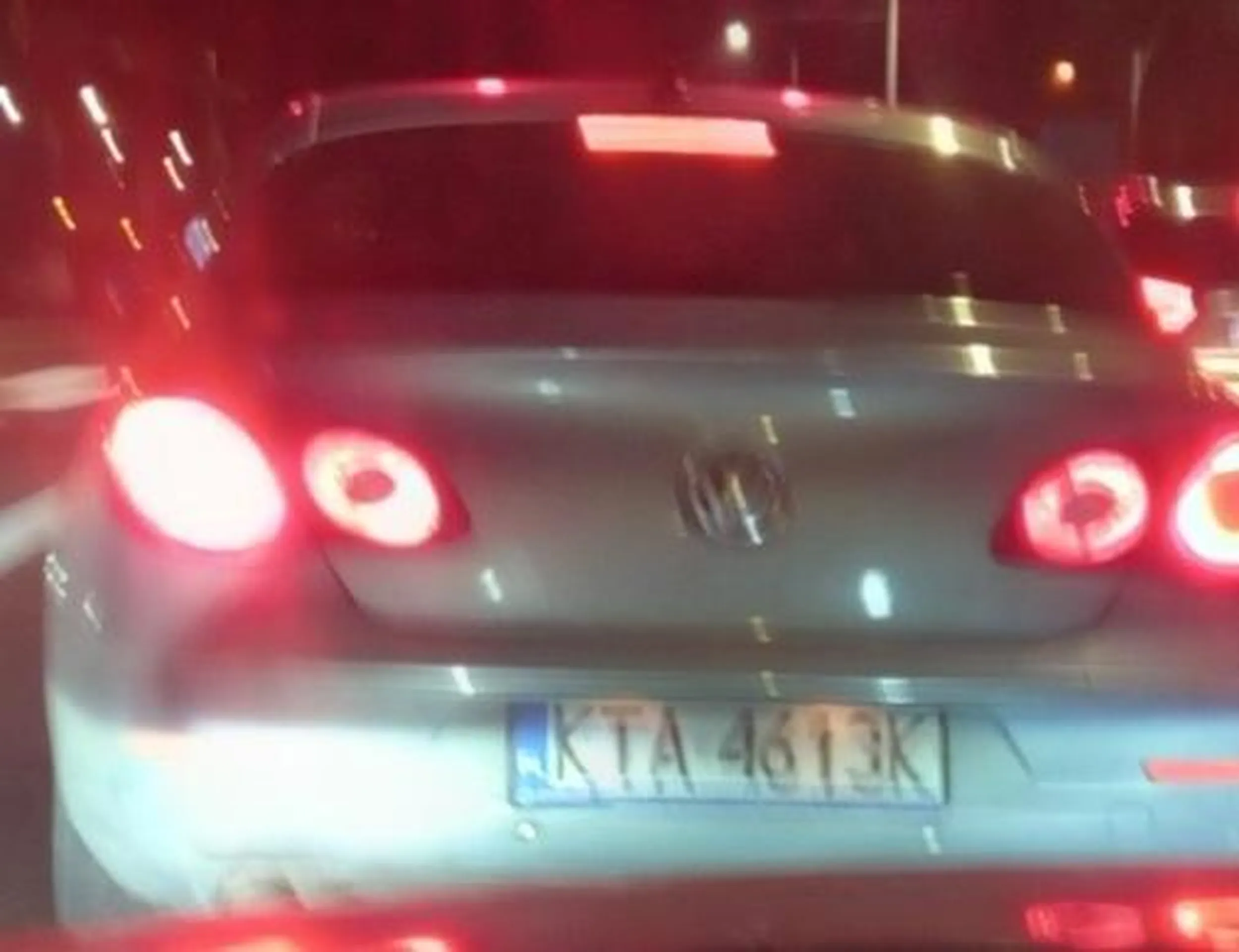 Uwaga na wyłudzenie odszkodowania,przyśpieszanie ostre hamowanie.