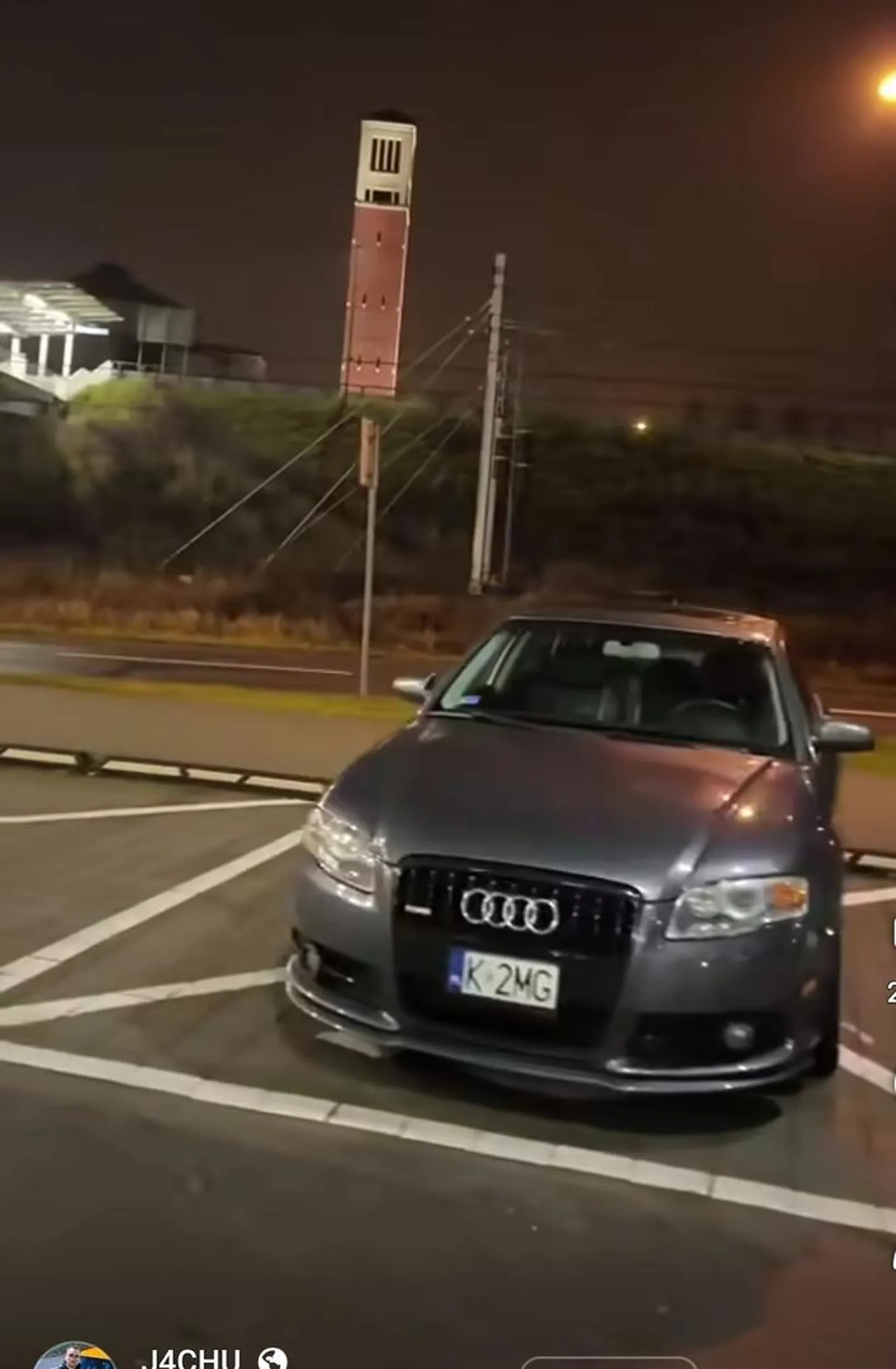 Parkuje na miejscu dla niepełnosprawnych, będąc samemu niepełnosprytnym