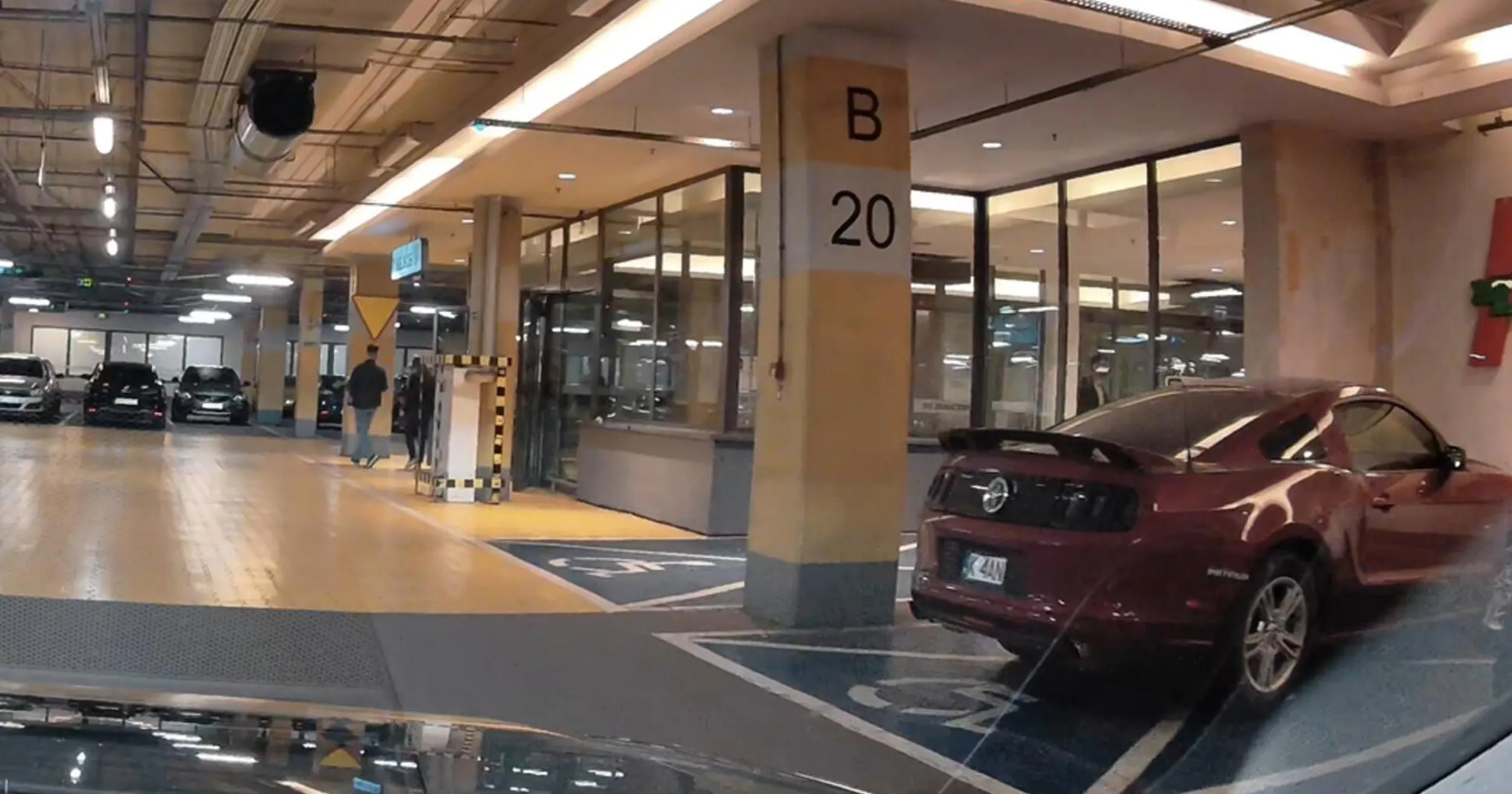 jeżeli ta niepełnosprawność jest tylko intelektualna (i dlatego nie dostałeś identyfikatora), to usunę ten wpis, ofiaro losu