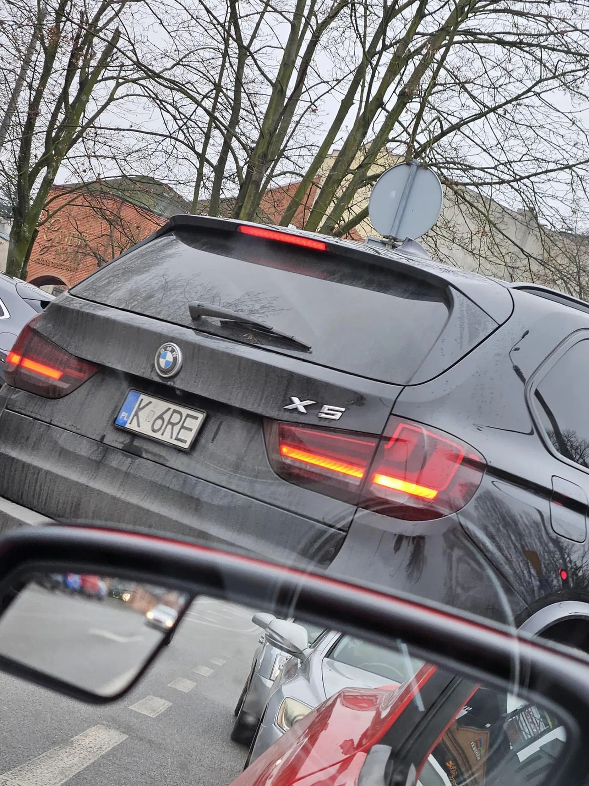 Nie ładnie tak składać fałszywe oświadczenie w wydziale komunikacji.