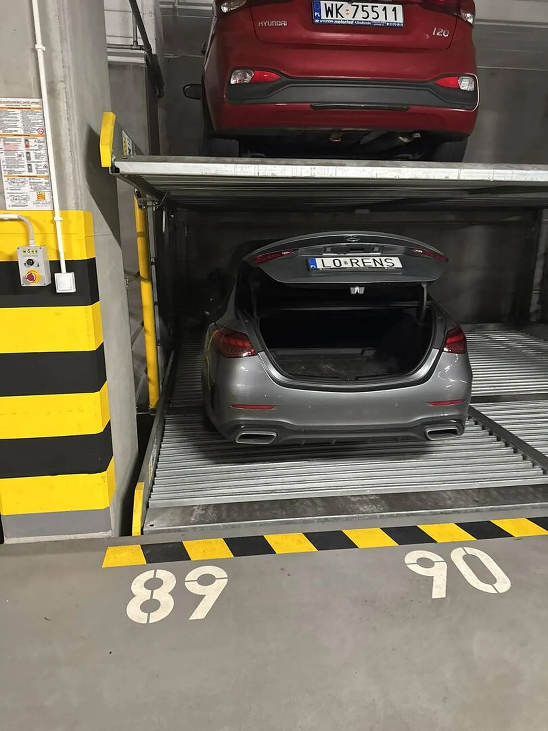 Hej! Masz otwarty bagażnik ? (Wa-wa Ursus)