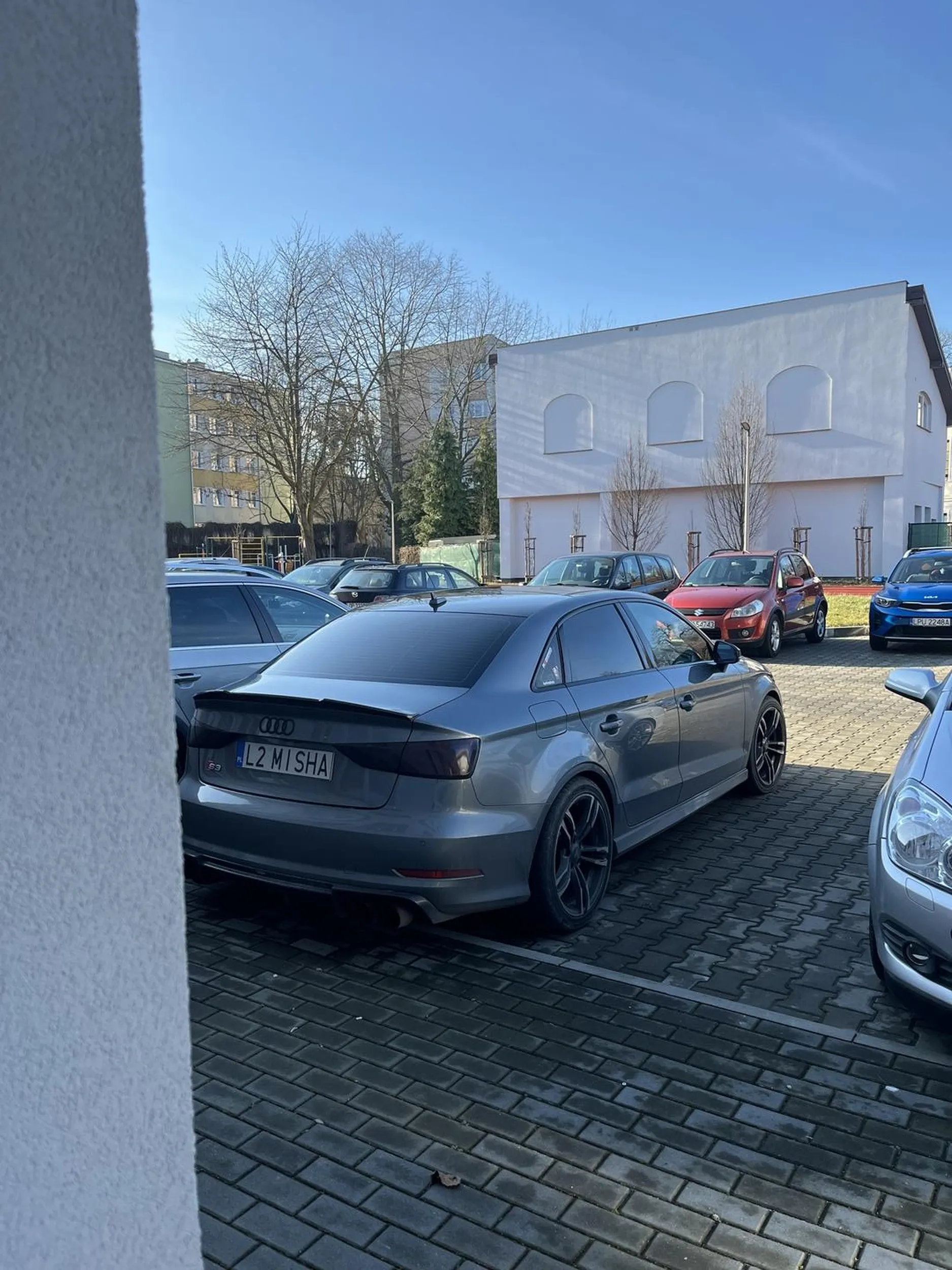 Pod szpilkami nie parkujemy