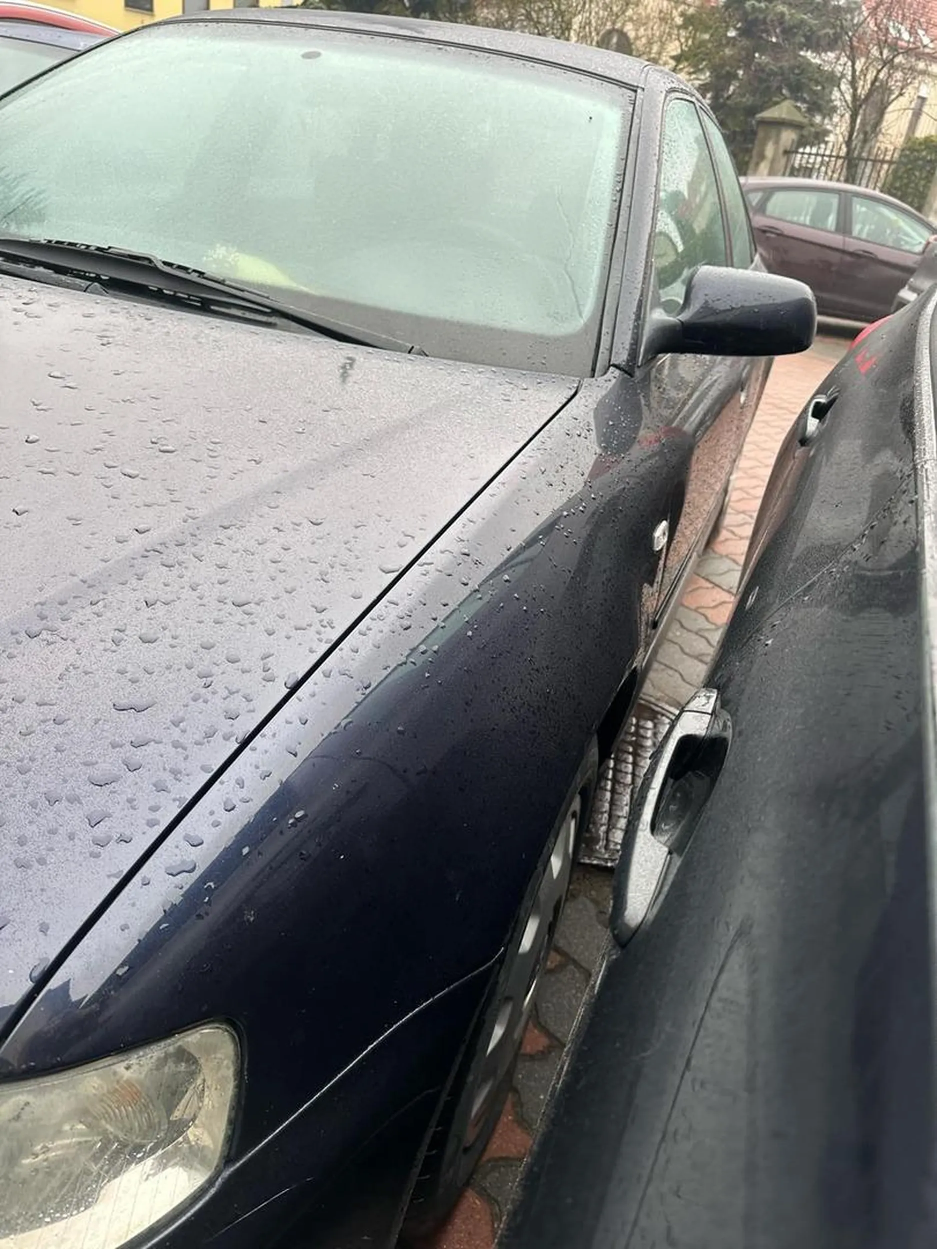 ktoś tu chyba wysiadł z auta szyberdachem..