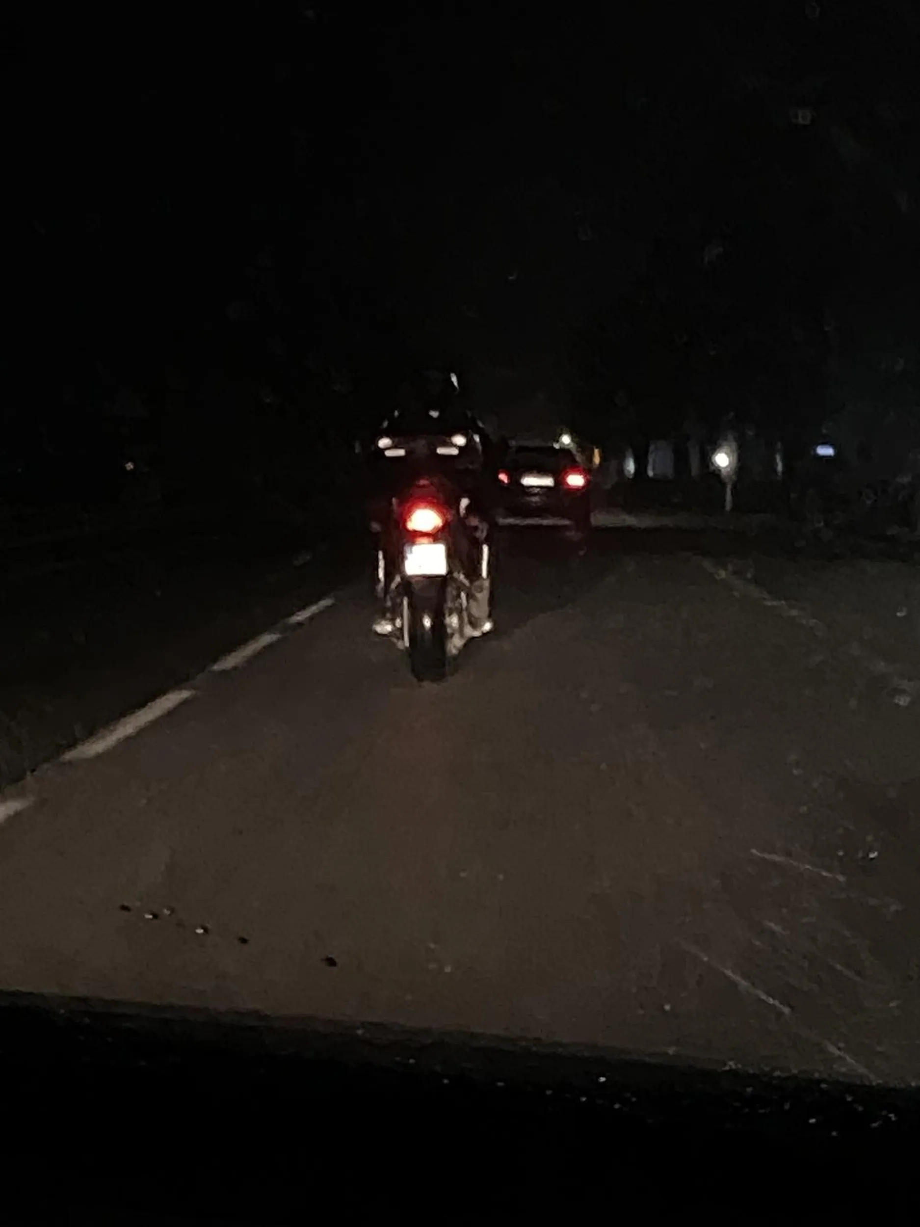 Szacuneczek dla pana za jazdę w taką śnieżycę, pozdrawiam