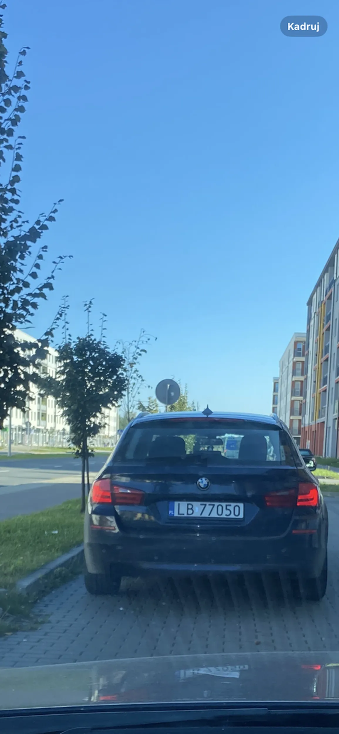 Jak komentarz wyżej „pała niemyta” agresywny, kurier zablokował mu przejazd na 30 s - gość się prawie zesrał i go zwyzywał, po zwróceniu uwagi szuka zaczepki i pyta się KOBIETY czy ma jakiś problem. Świr totalny, widać że ma problem z psychą, współczuję jego kobiecie o ile ma