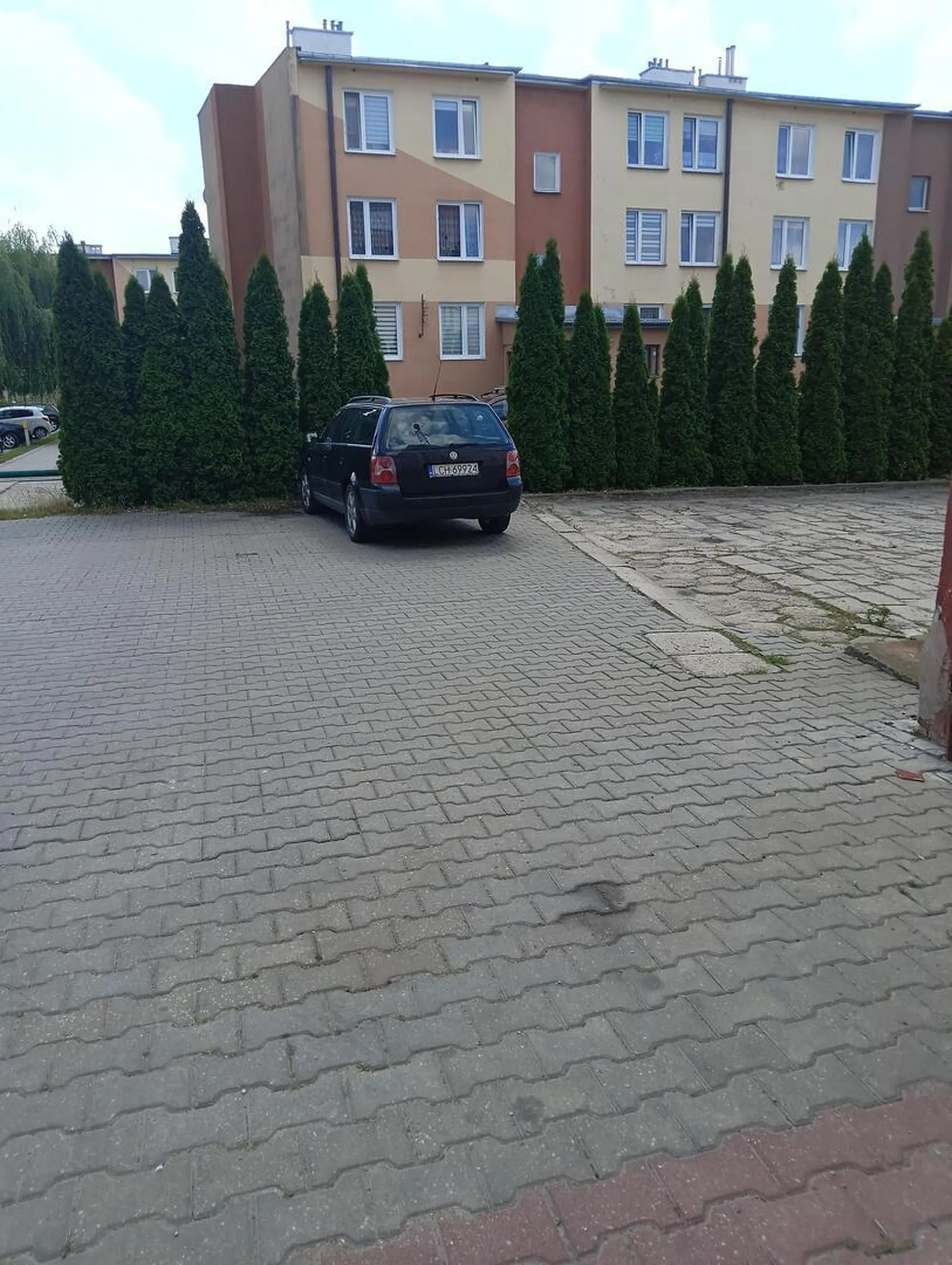 Patrz jak parkujesz, blokujesz wejście