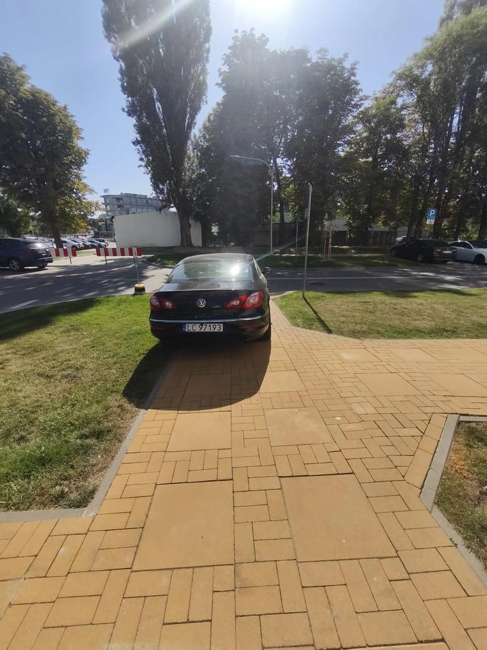 Tak się staje u ciebie na wsi, na polu a nie w mieście, na chodniku