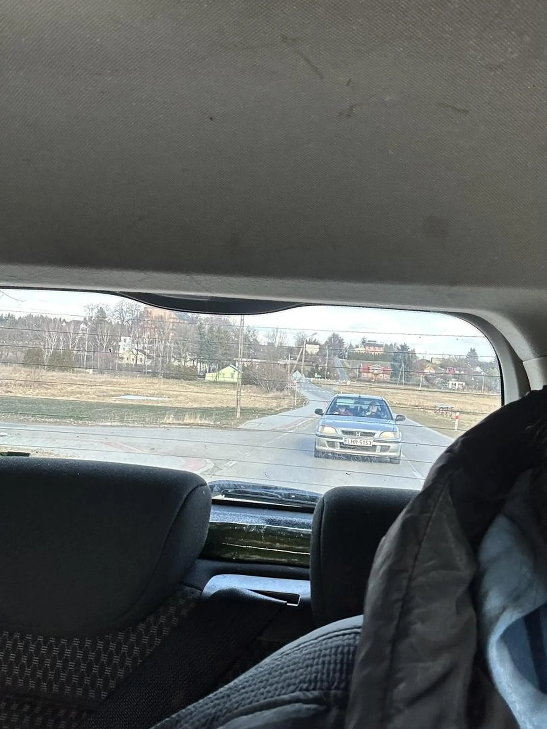 Kierowca podczas wyprzedzania jego pojazdu specjalnie przyspiesza