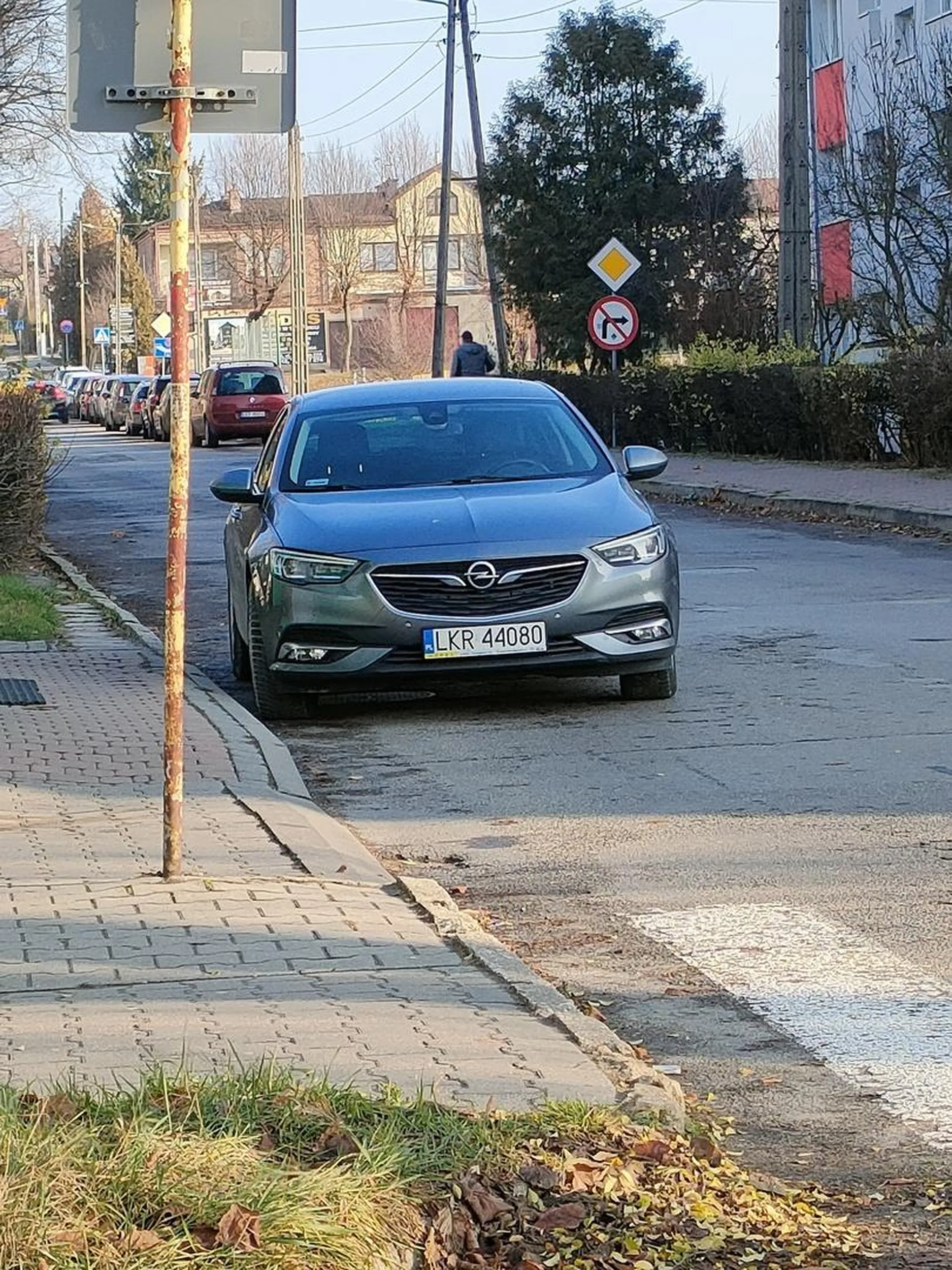 Nie dość, że na zakazie to jeszcze przed samym przejściem...