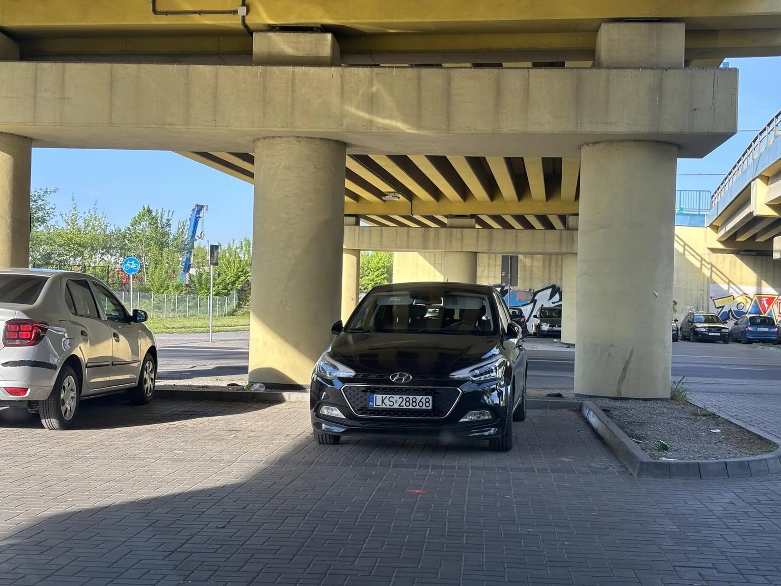 Na trzech miejscach nie dało się zaparkować?