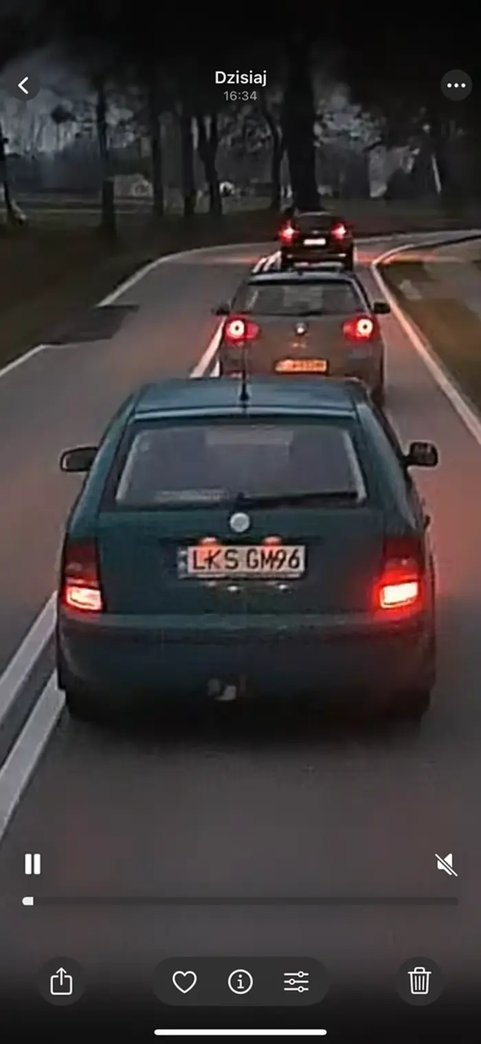 Zero wyobraźni. wyprzedzasz, po czym dajesz po hamulcach auto które wyprzedziłeś, po czym za chwilę wyprzedzasz dwa auta na przejściu dla pieszych. Gratuluję! Poszukaj się na StopCham