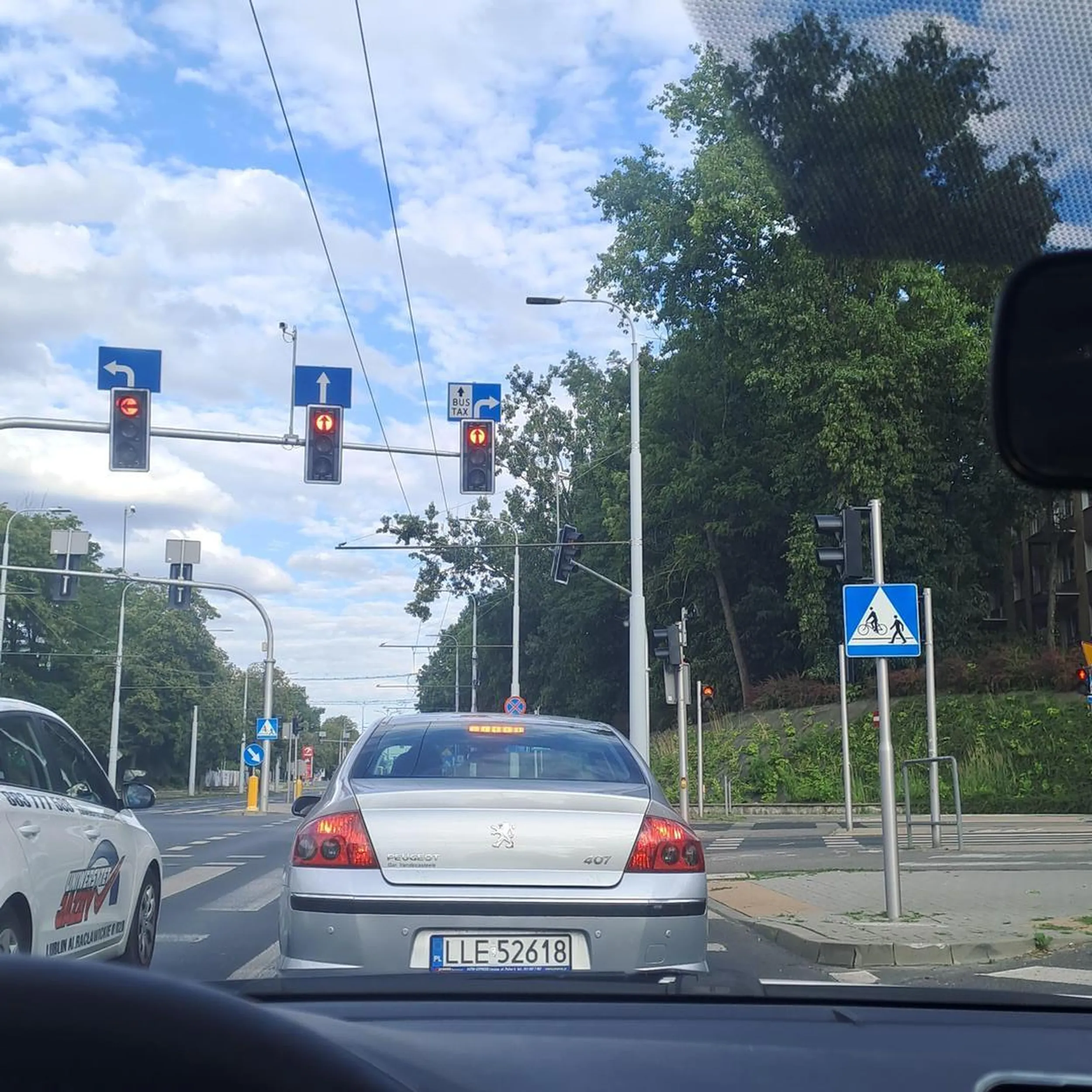 Fajny autobus że jedzie po bus pasie