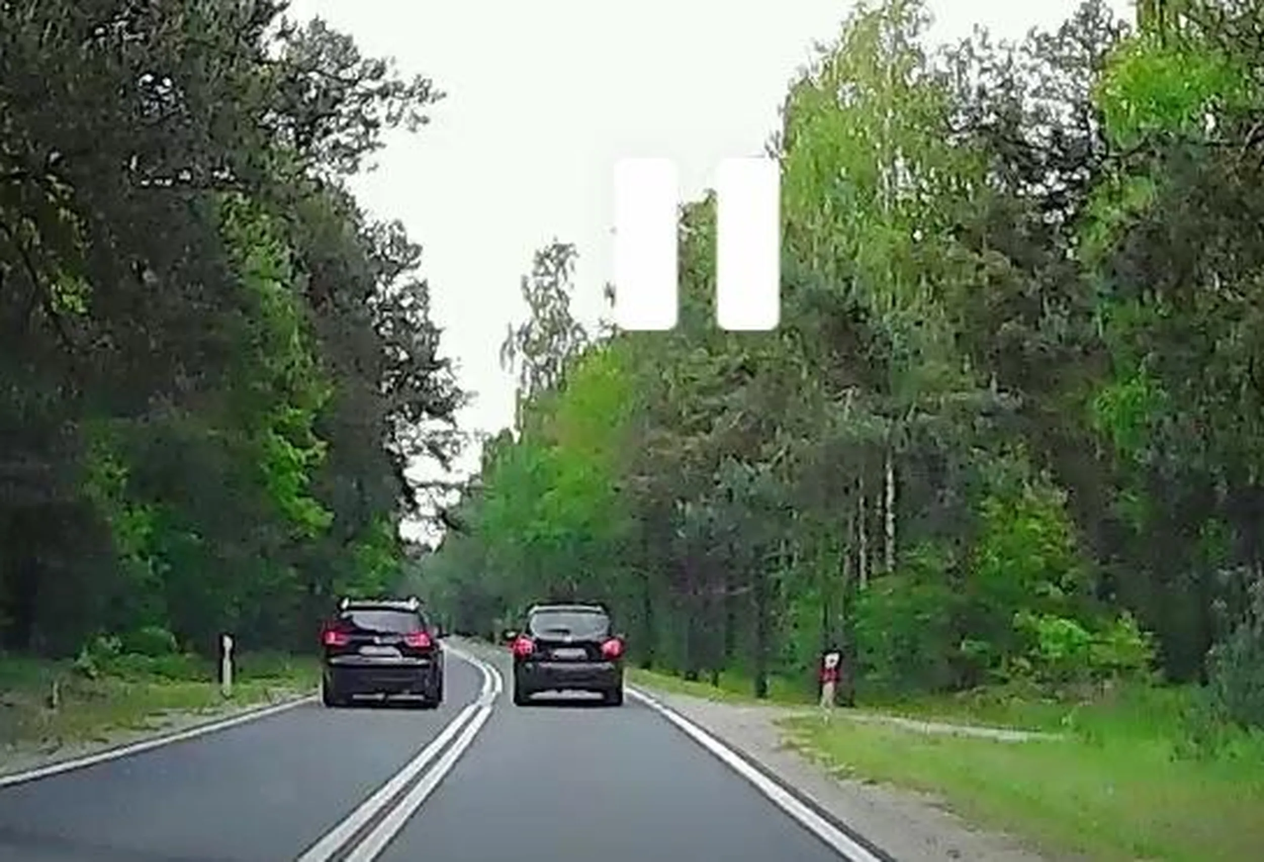 LLU Ludzie Lekko Upośledzeni.  Przyglup siedział mi na zderzaku dobrych kilkanaście kilometrów, kiedy jechalem ponad 60.w zabudowanym czy 100 w końcu wyprzedził grupo ponad dozwolona prędkość w zabudowany,a następnie przed zakrętem i na podwójnej.  Brakuje słów na określenie więc pozostawiam to komentującym.