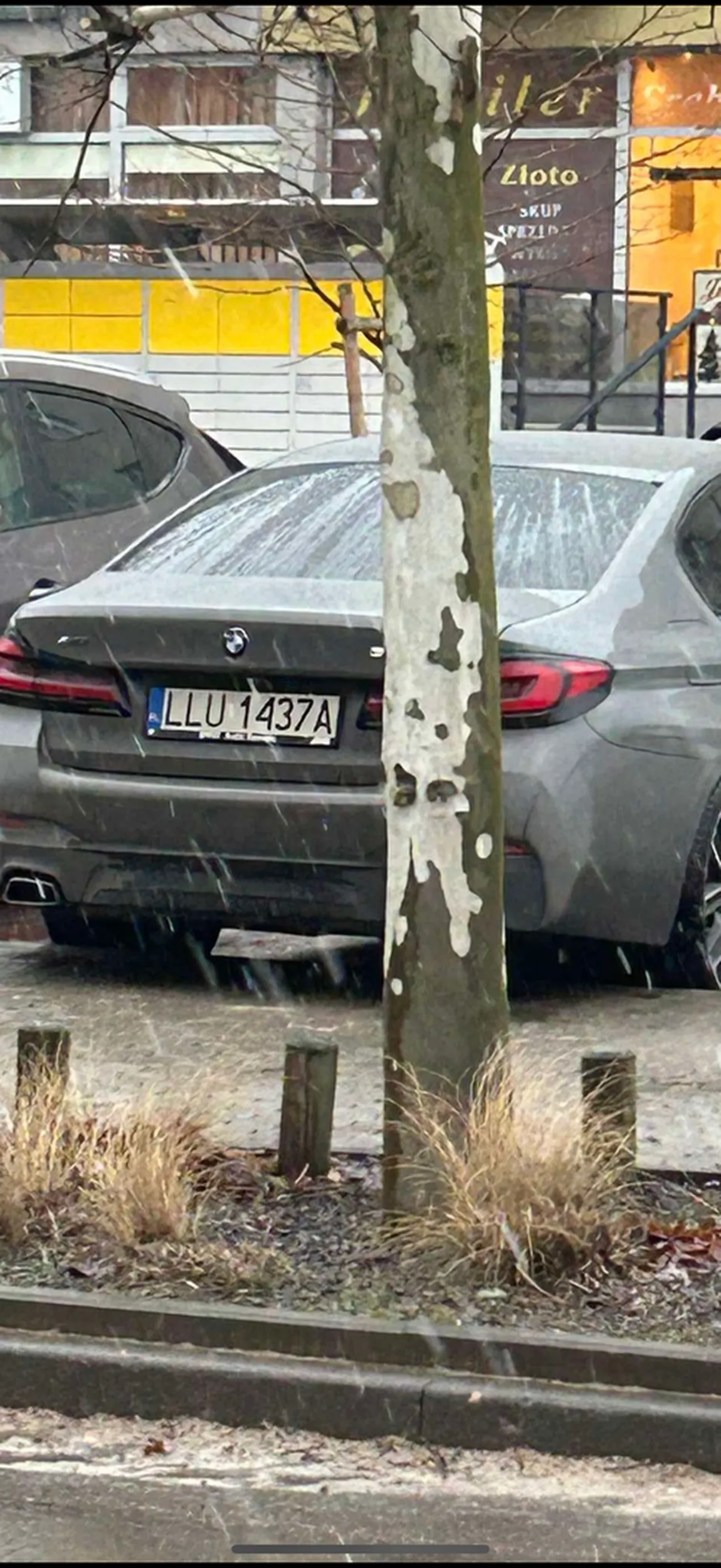 Bardzo niekulturalny kierowca… wyzywa kobiety. Nie polecam.. burak LULEK