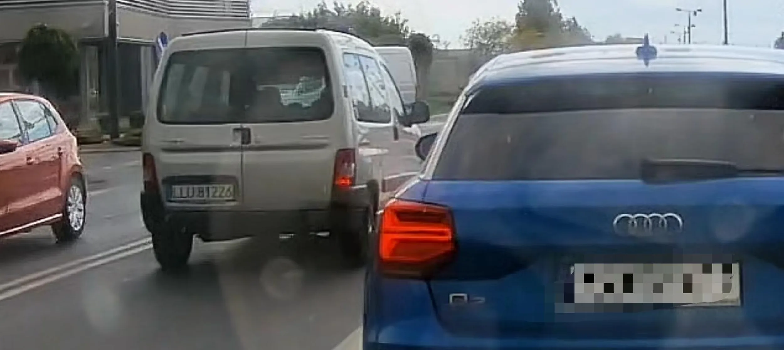 Kretyn, na lewoskręcie jedzie prosto i to na każdym skrzyżowaniu