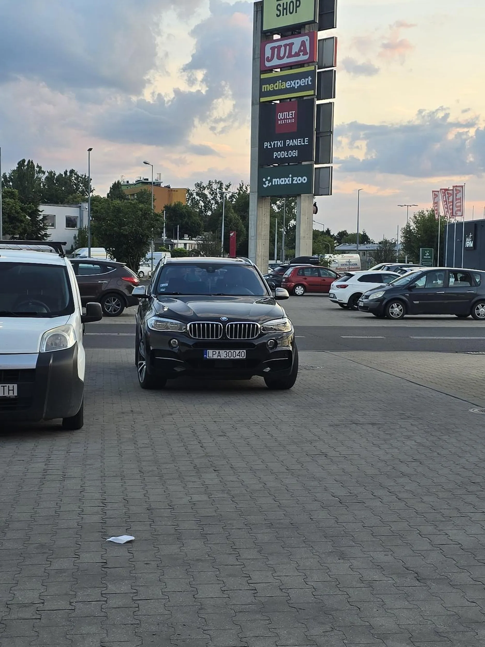 Parkowanie na wjeździe pod jula lublin wielu kierowcow tak robi