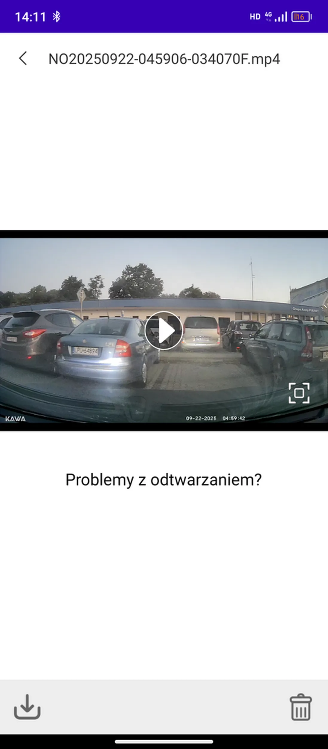 Zastawił na kilka centymetrów, nie dało się nawet dostać od strony kierowcy, wsiadłem od pasażera. Następnym razem będziesz godzinę zdrapywać naklejki z szyby