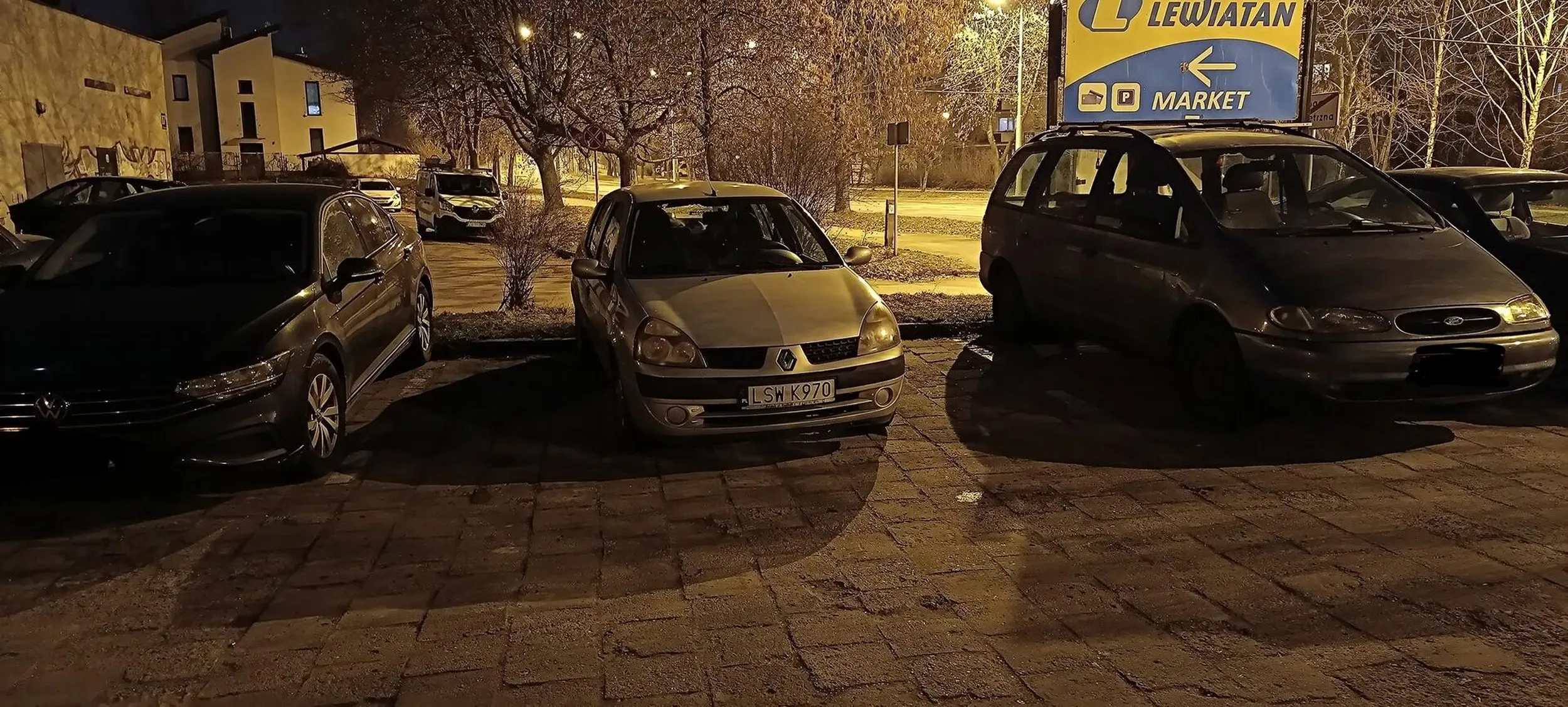 Ja wiem, że parkowanie trzeba wyćwiczyć, ale to już chyba trochę przesada