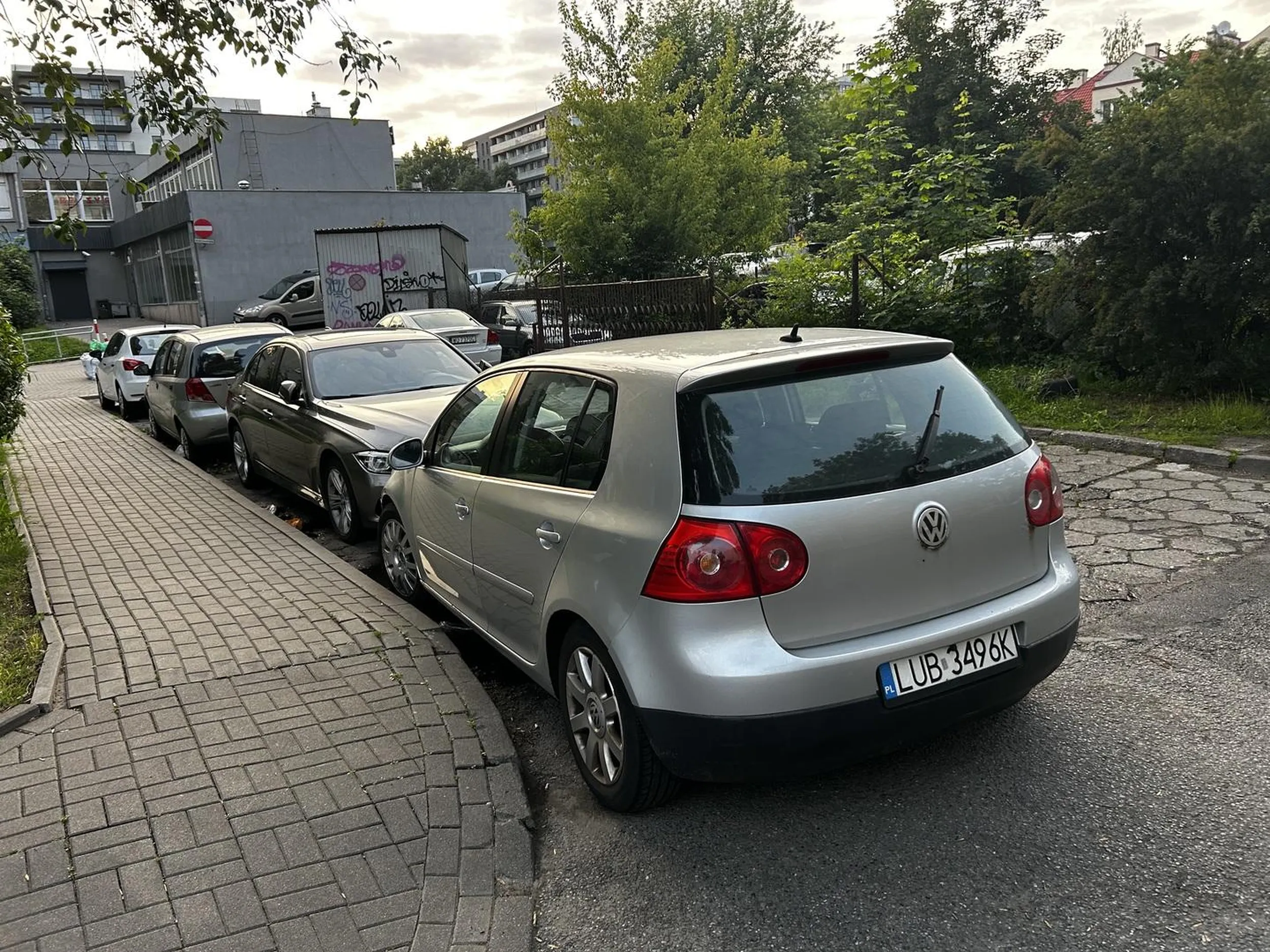 Prawko za jajka i parkuje jak syn Ryśka z Klanu