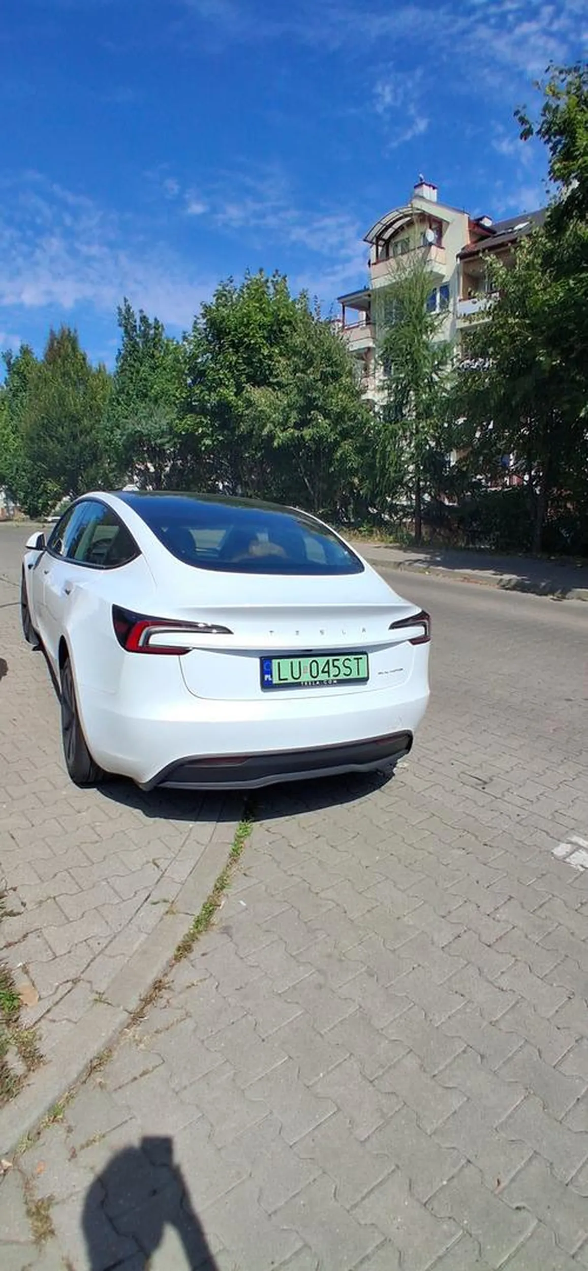 Chodnik = parking Pozdrawiam???