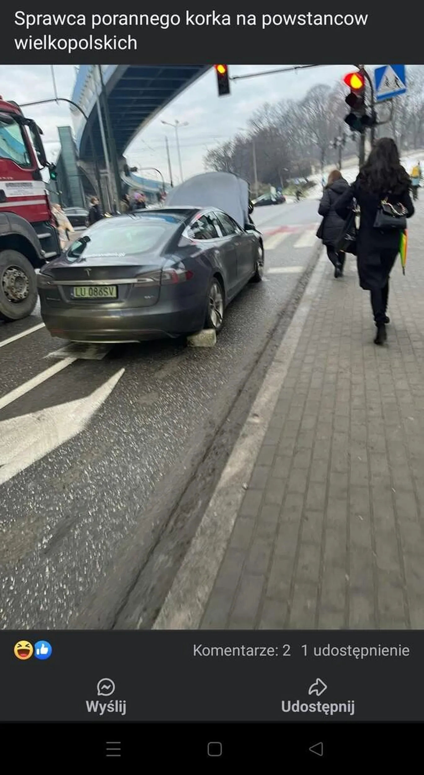 Zepsuta teslunia a taki do był dobry iPhone na kołach amerykański