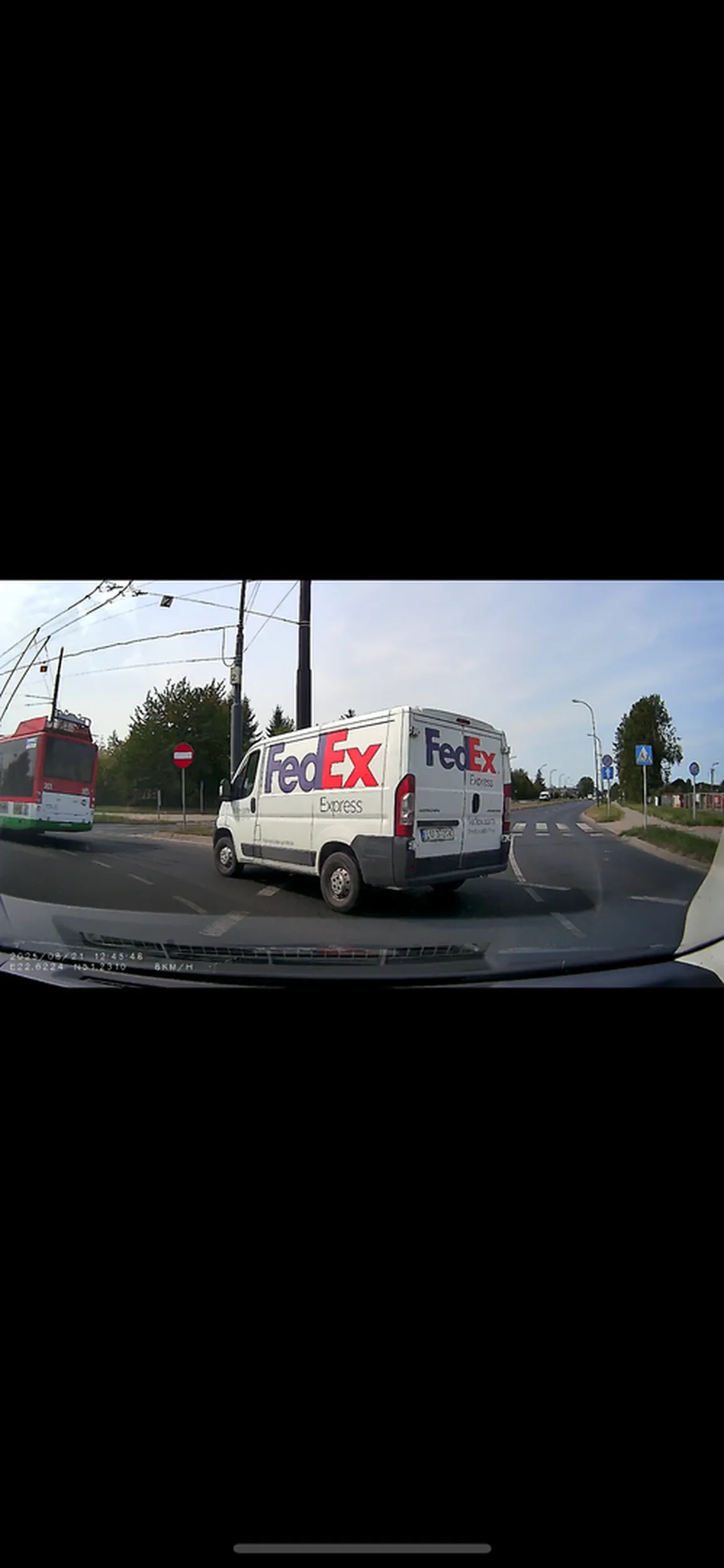 Jesteś normalny?? Prawko w chipsach wygrane! Jak by coś to na rondzie ja mam pierwszeństwo a nie ty wjeżdżając na rondo!