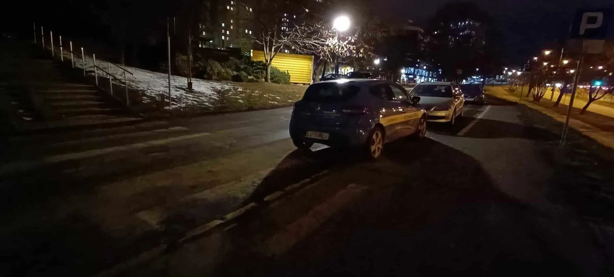 Parkowanie przy przejściu dla pieszych