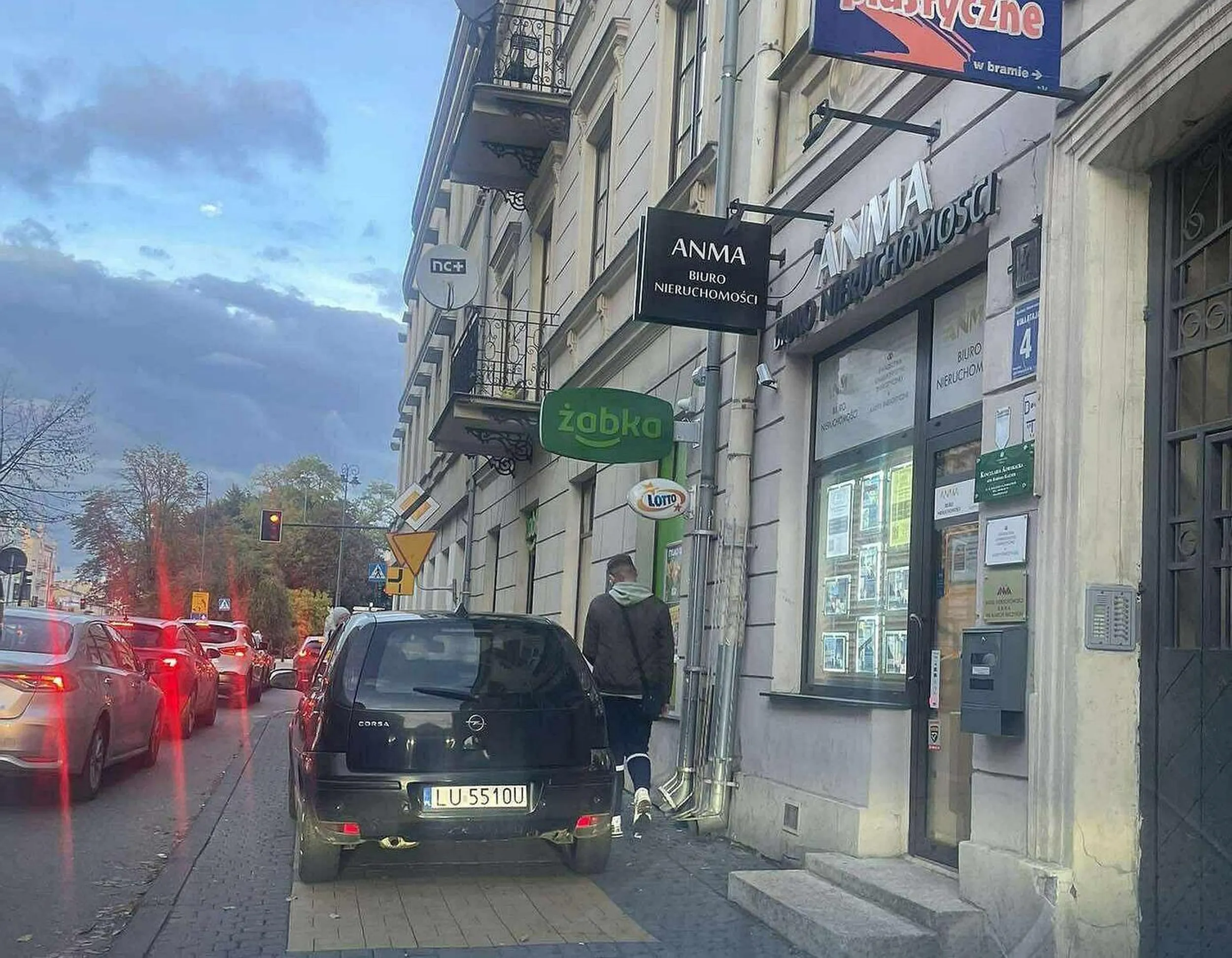 Może bliżej jeszcze stań?