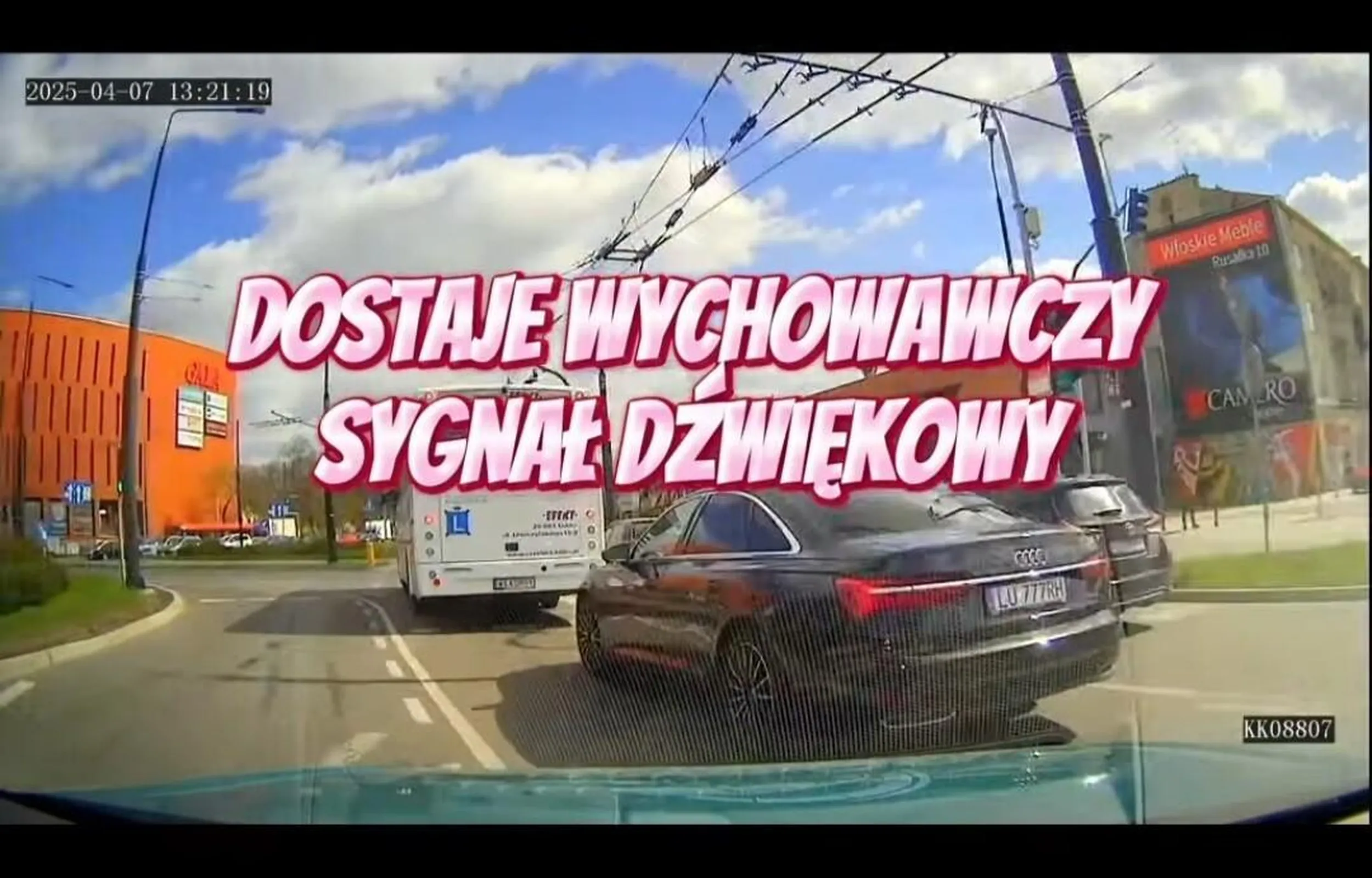 Cztery zera na masce, piąte w środku