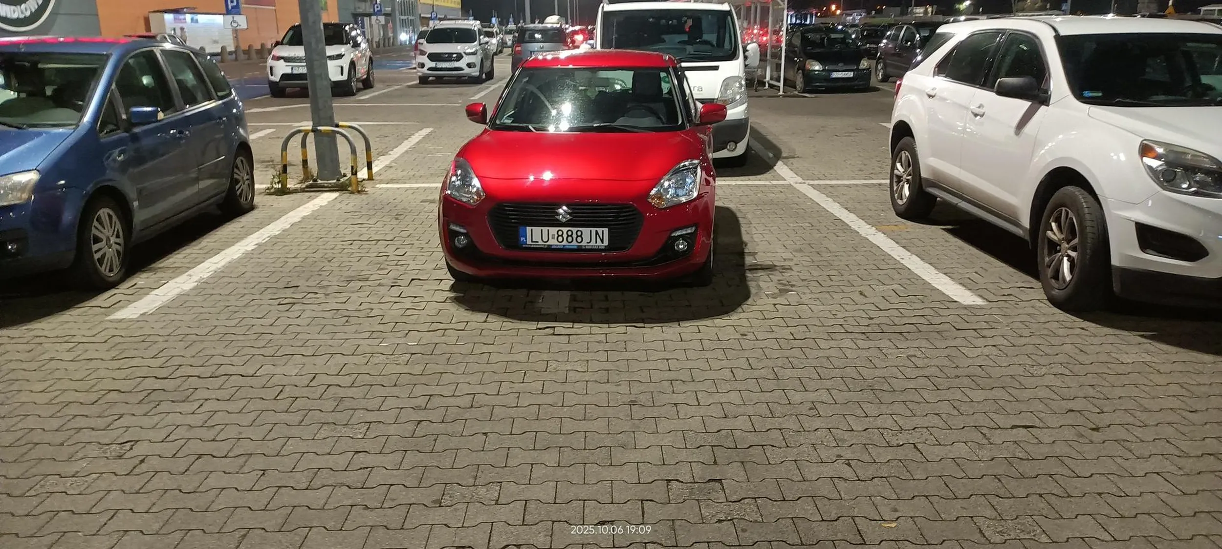 Żeby tak przypadkiem nikt inny się nie zmieścił.