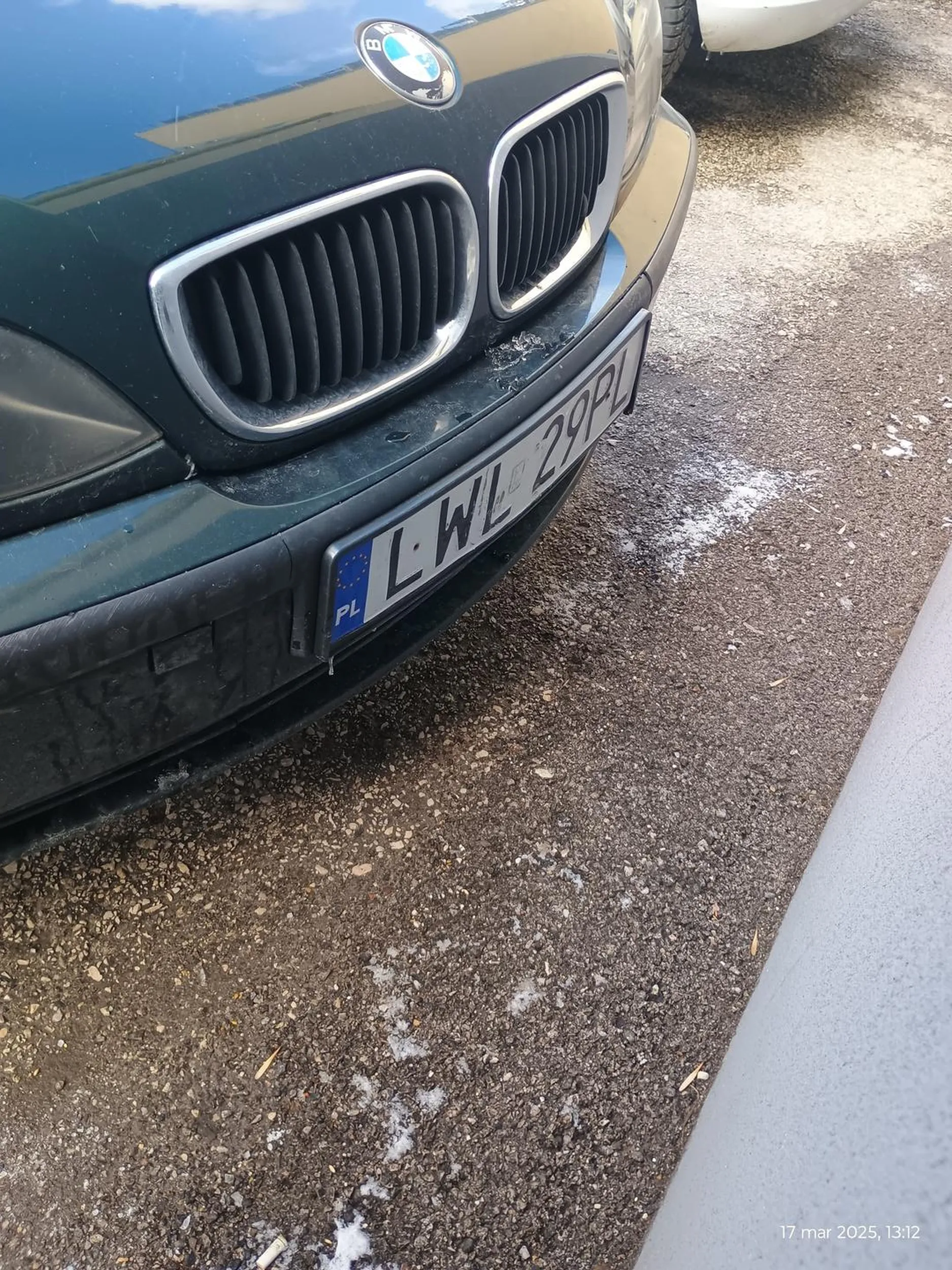 Oby kiedyś sam musiał skakać, zamiast normalnie przejść. Gdyby mógł, to by wjechał pod drzwi na piętro??? Następnym razem laweta???