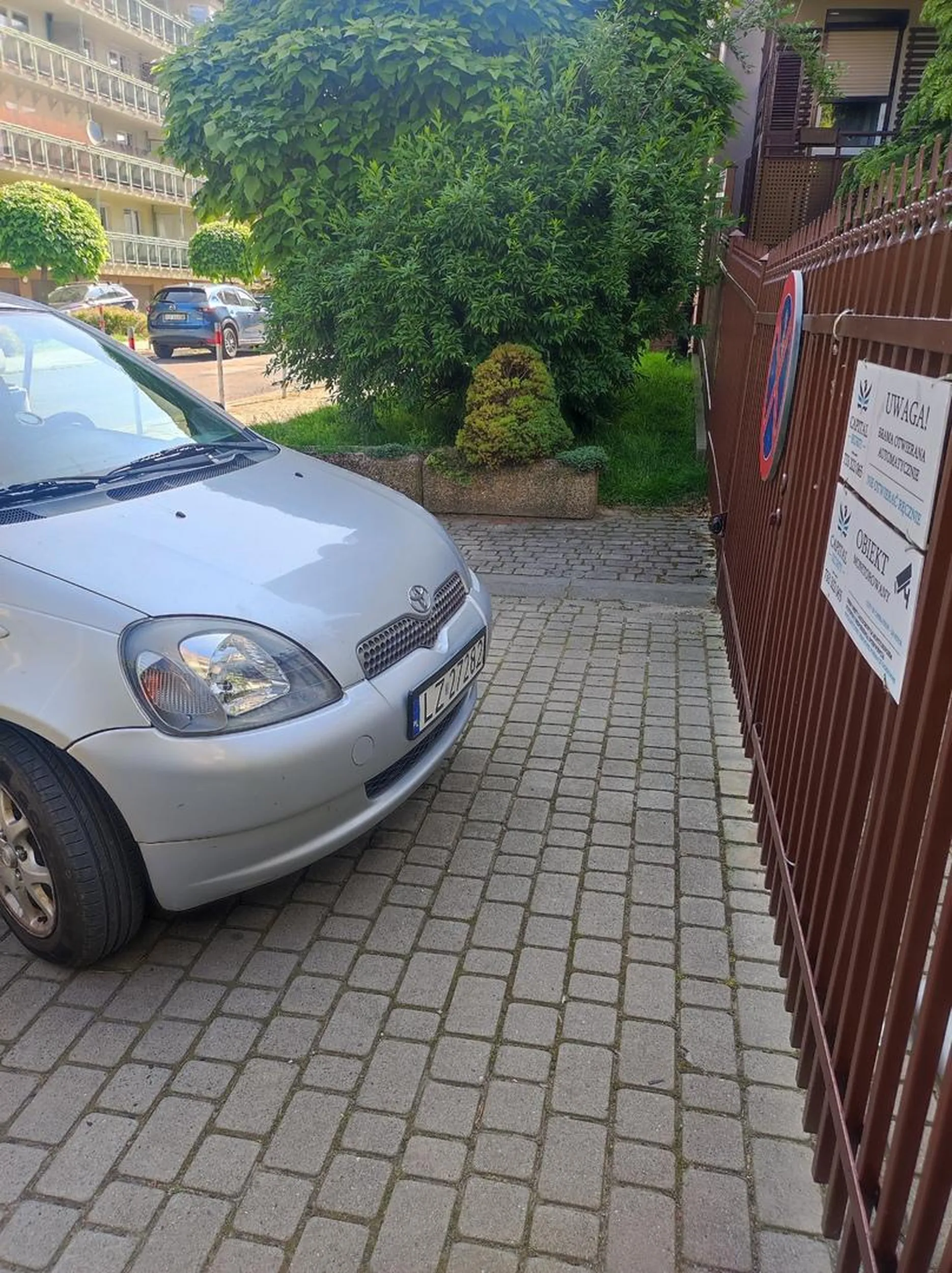 "awaria" nie usprawiedliwia zastawiania bramy