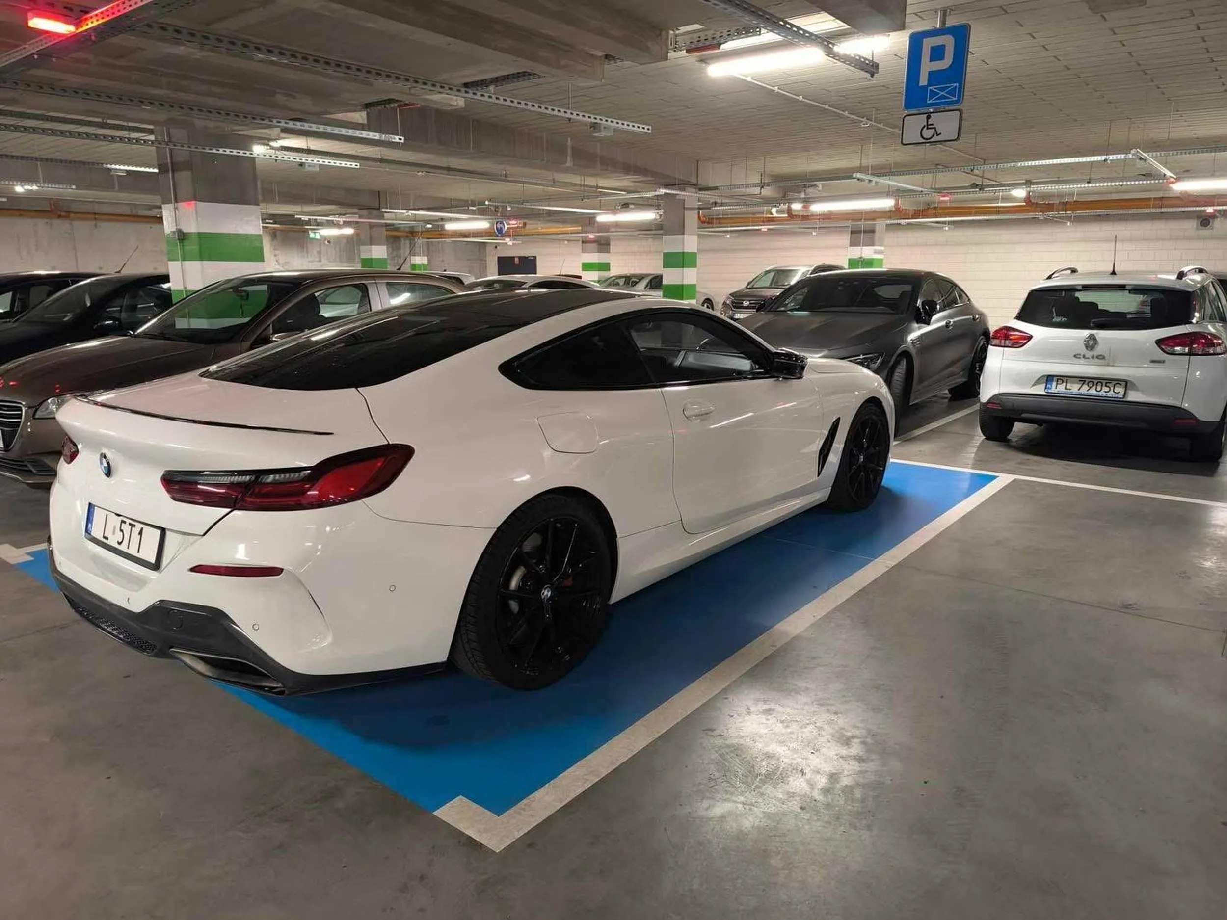 umysłowy inwalida. Brak wywieszonej karty inwalidy.