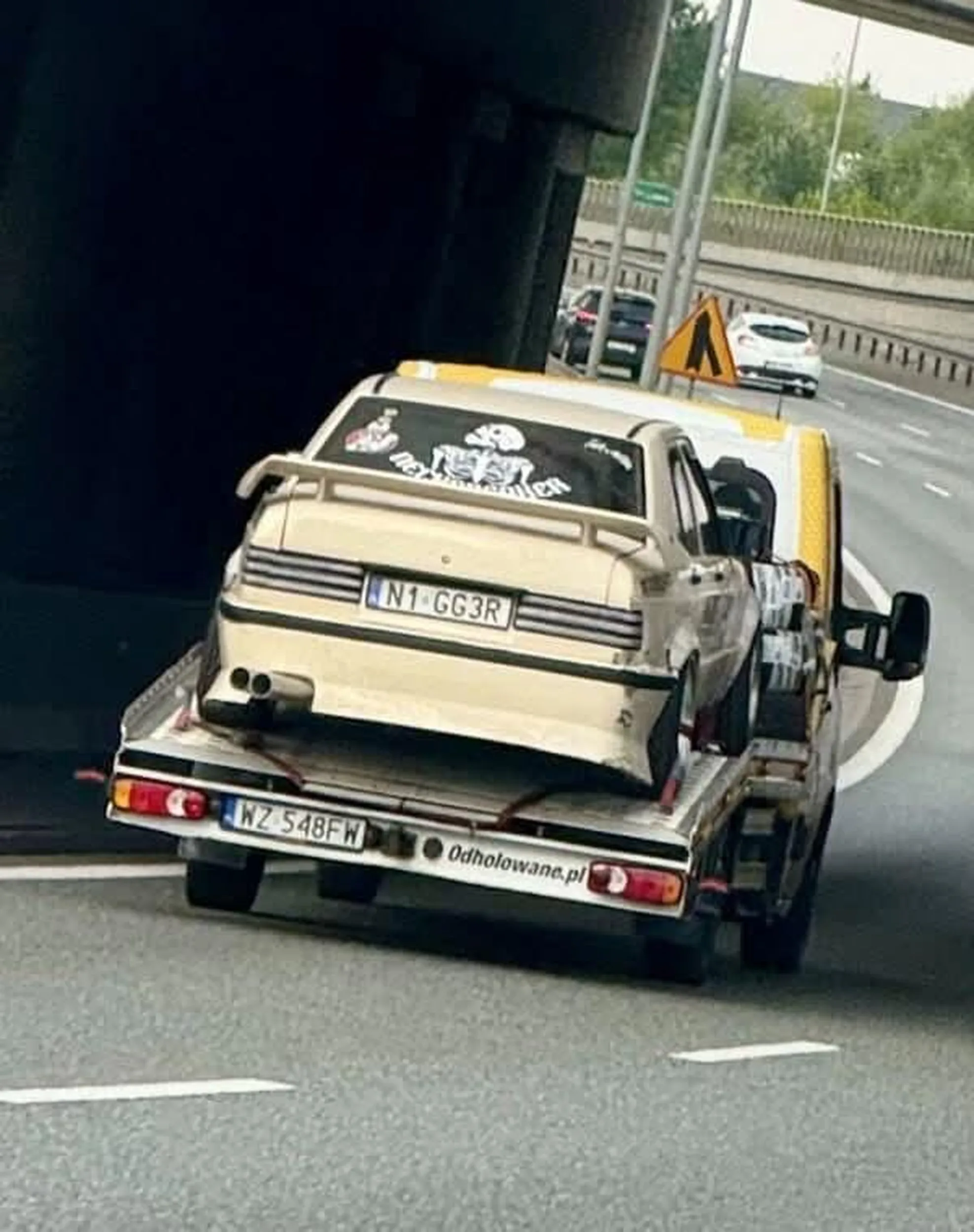 Potężna rejestracja i samochód też