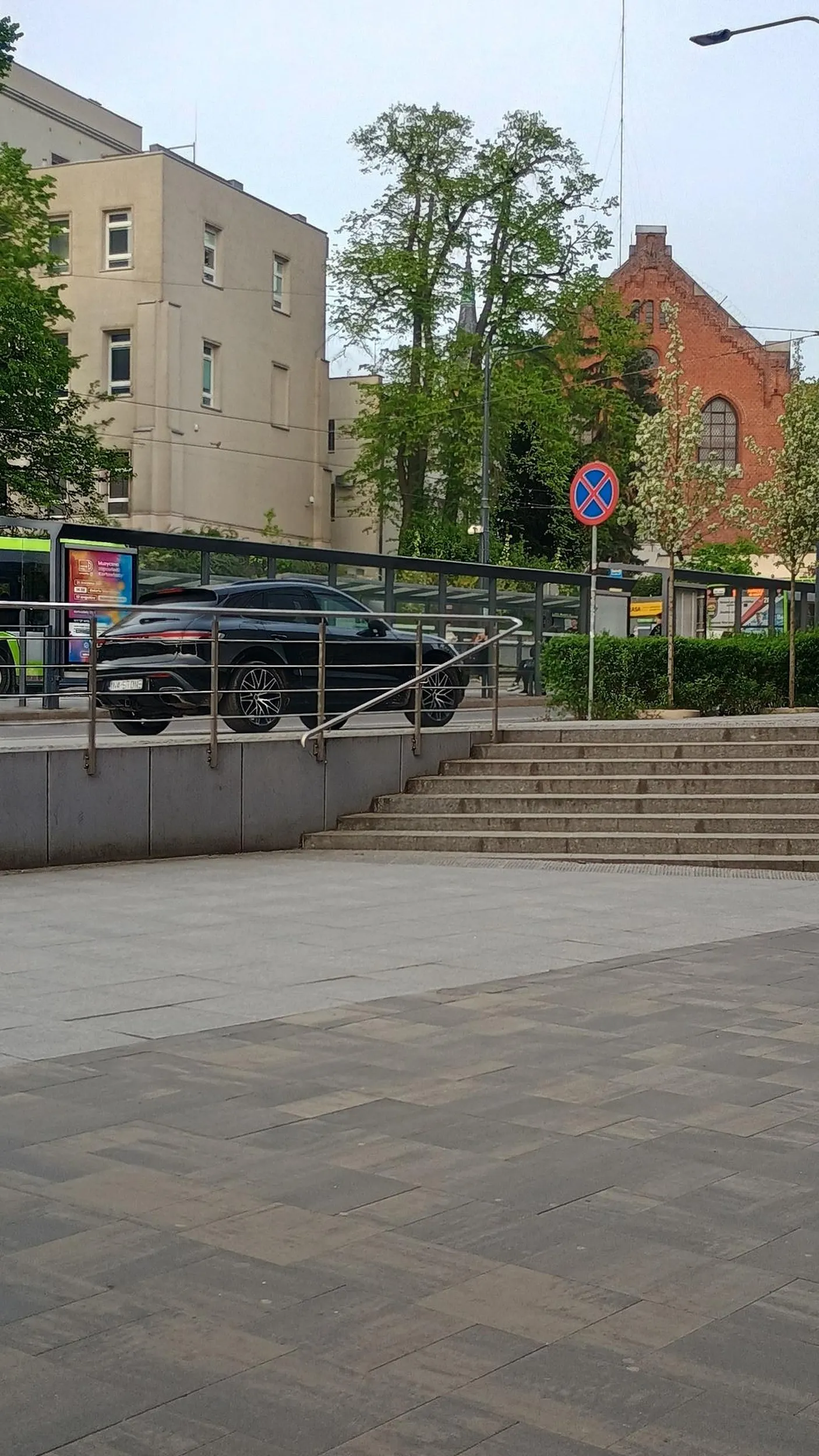 Blondi z mezem z solarium