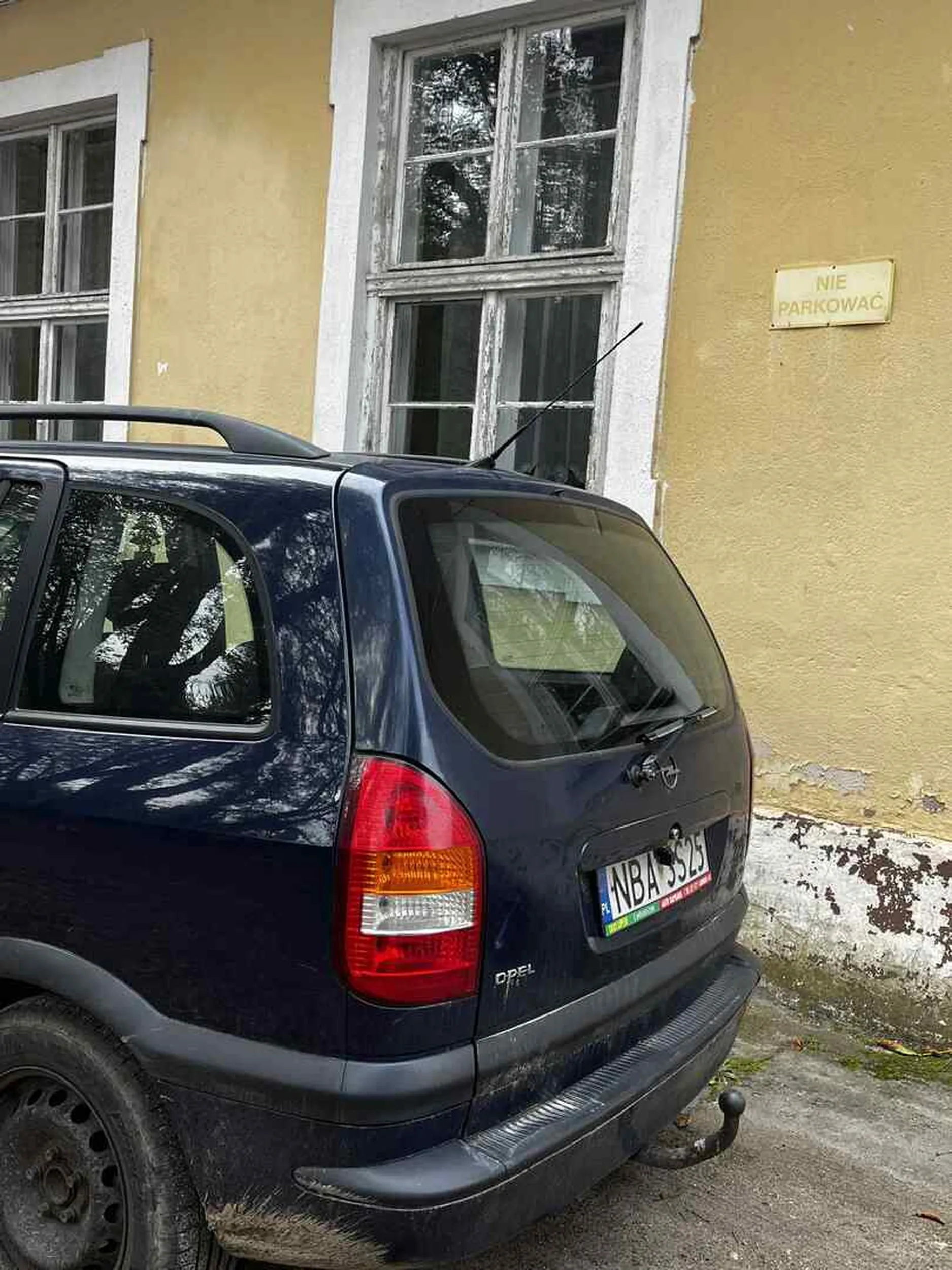 Uważać na tego kierowcę nie patrzy jak jeździ prawo jazdy to chyba w chipsach znalazła