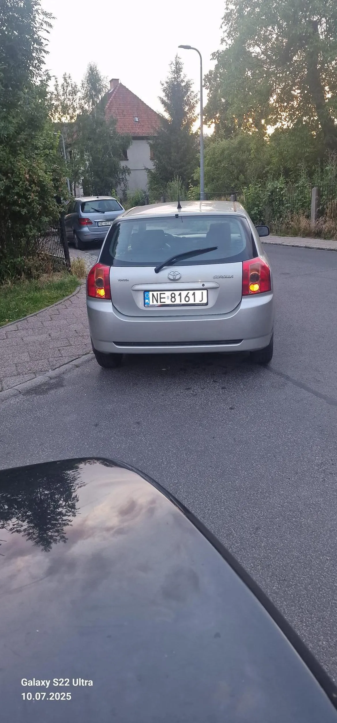 Sa dwa rodzaje ludzi jedni znajdują prawko w chipsach a drudzy znajdują na ulicy a temu kierowcy nw kto dał i gdzie znalazł polecam wrócić sie do wordu