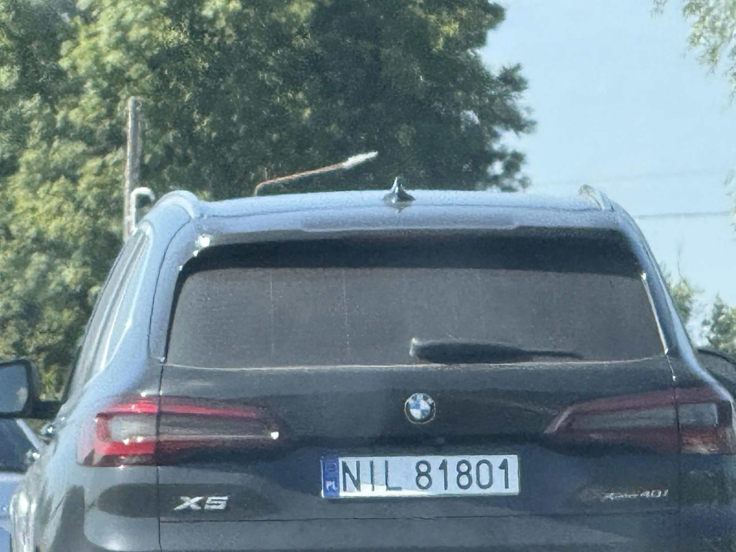 WYPRZEDZA NA ZAKRĘCIE. PALANT WJECHAŁ NA CZOŁÓWKĘ Z LAWETĄ. LEDWO CO SIE WCISNĄŁ PRZEDE MNIE. PĘDZI JAKBY MU SIĘ DUPA PALIŁA!!!. NAUCZ SIĘ JEŹDZIĆ