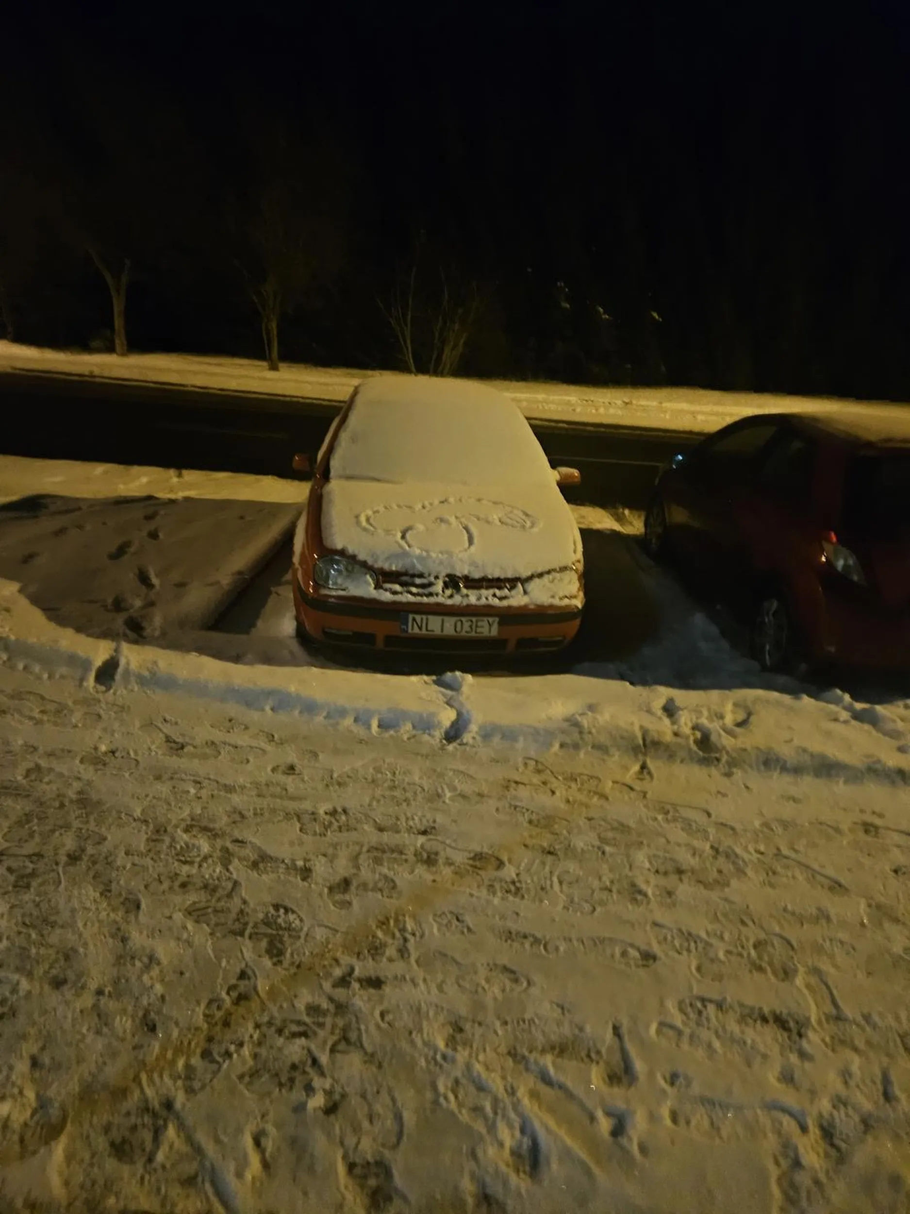 Zamiast na złom to od miesiąca blokuje dwa miejsca