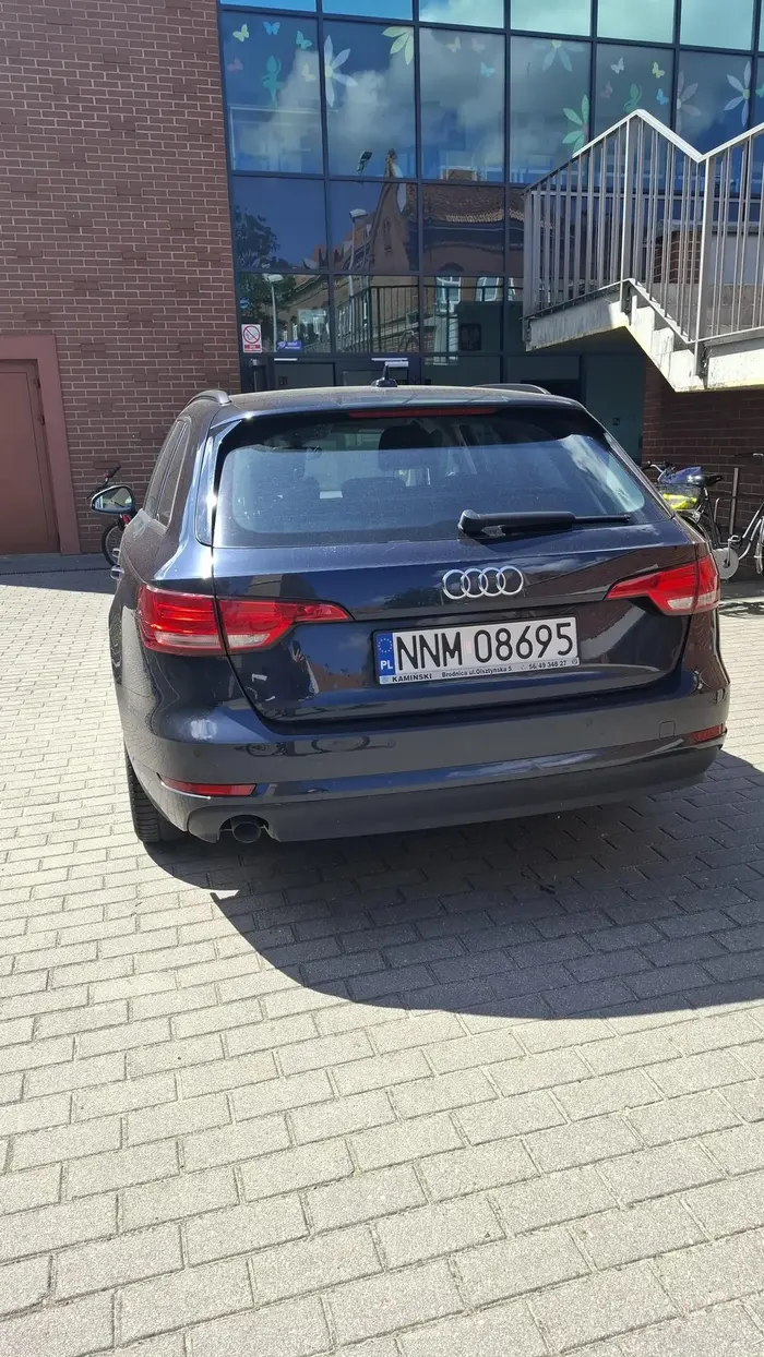 Bardzo  polecam kierowcę tego pojazdu - zdecydowanie najlepszy nauczyciel w SP1! Pozdrawiam Pana Jacka!