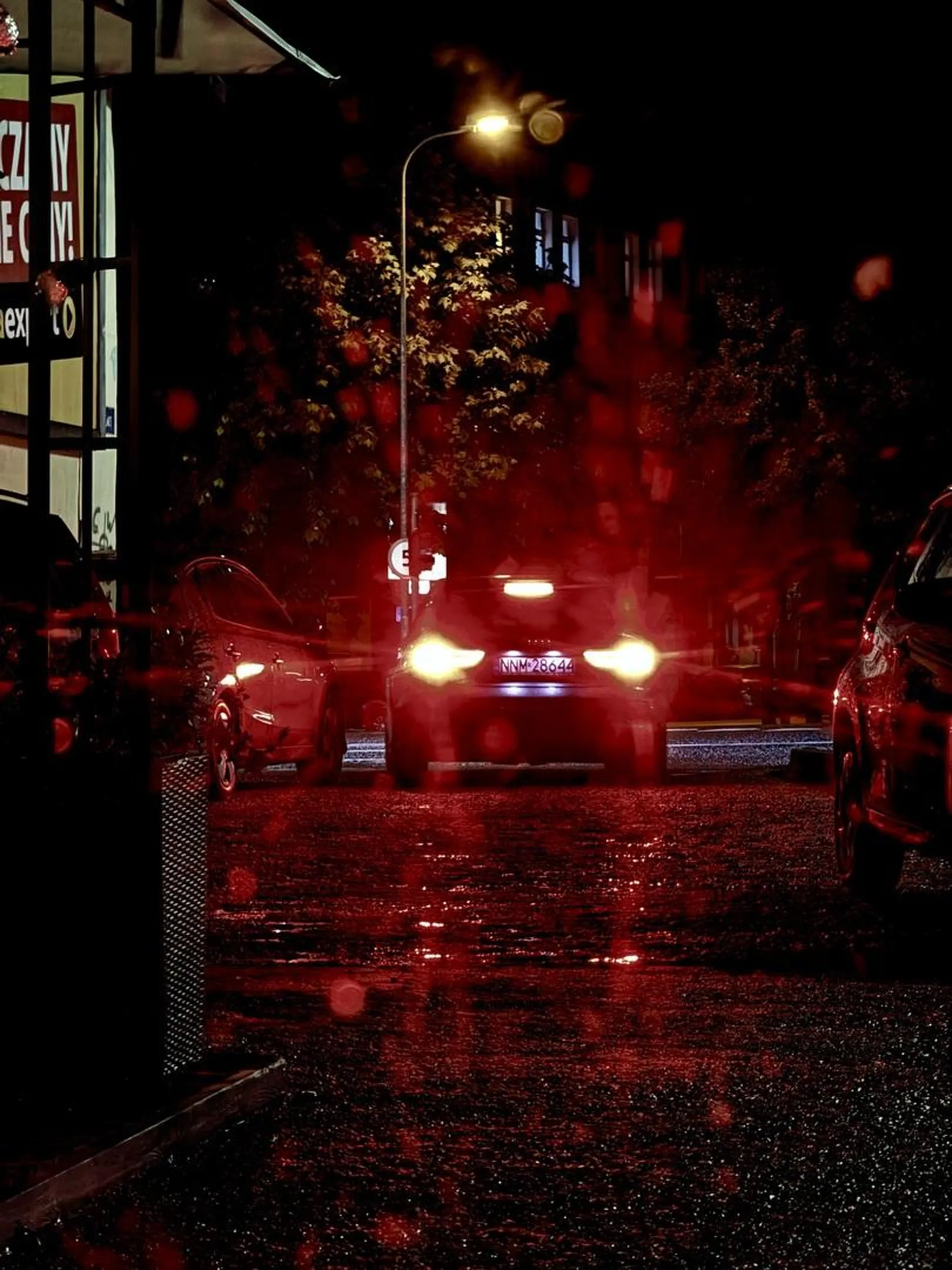 Król Polskiej wsi Audi A…. Pozdrawiam, dobry brutal z Ciebie, jakbym wolał chłopaków oddałbym Ci się ;)