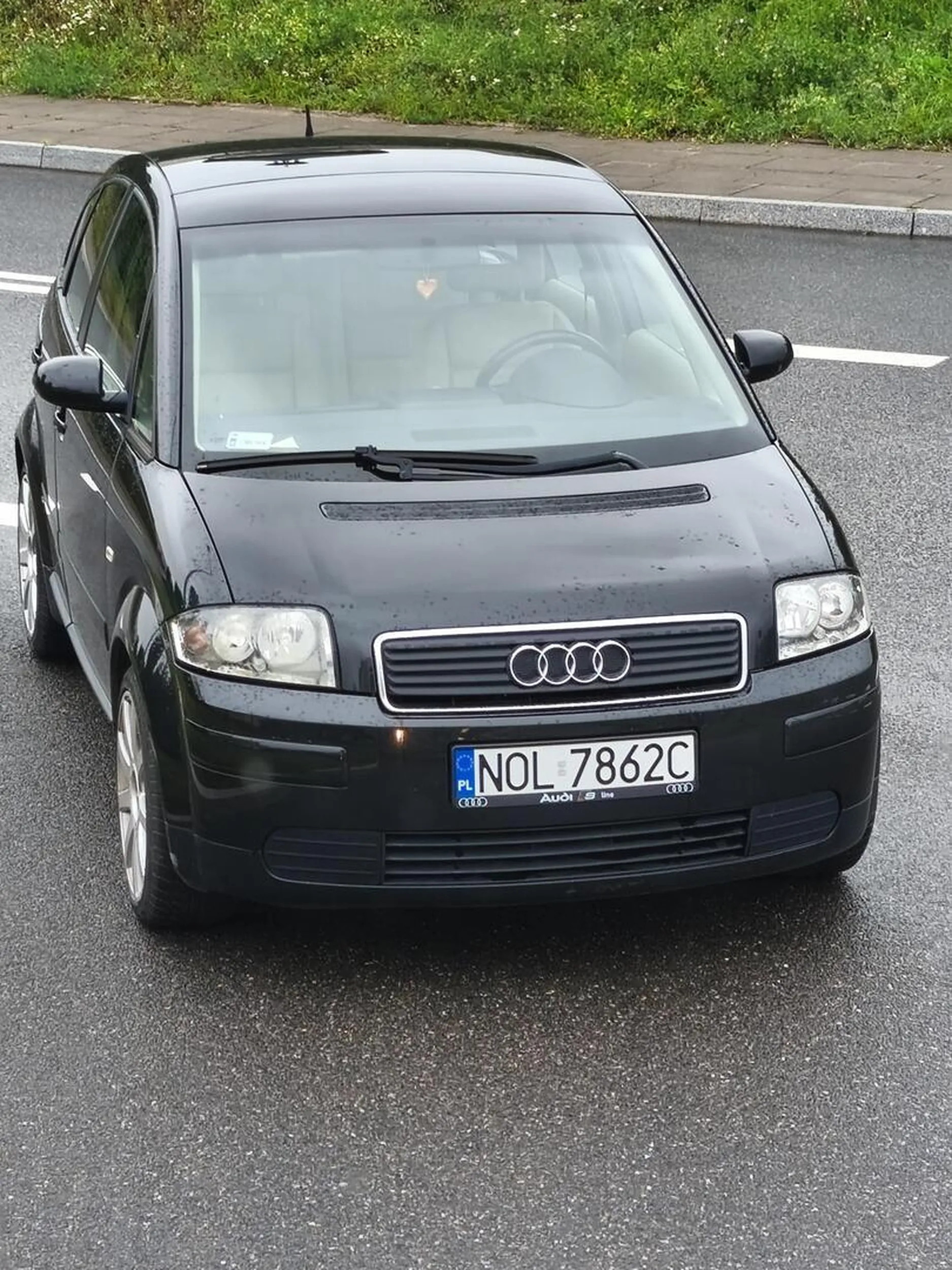 Jeszcze raz tak zostaw auto a dopilnuję, że auto będzie odholowane.