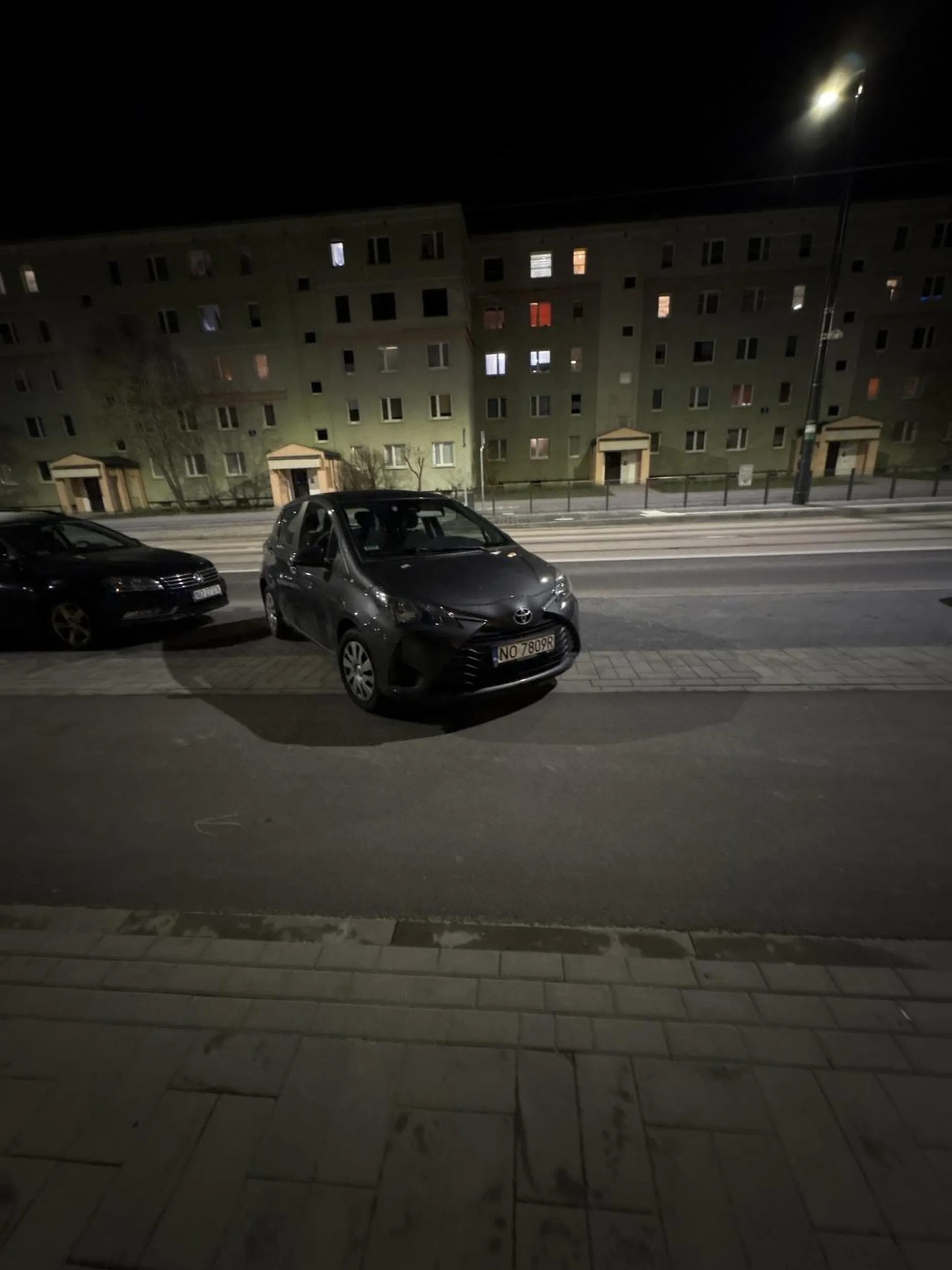 Parkować prosto nie umiesz, nie widzisz gdzie ci się parking kończy?