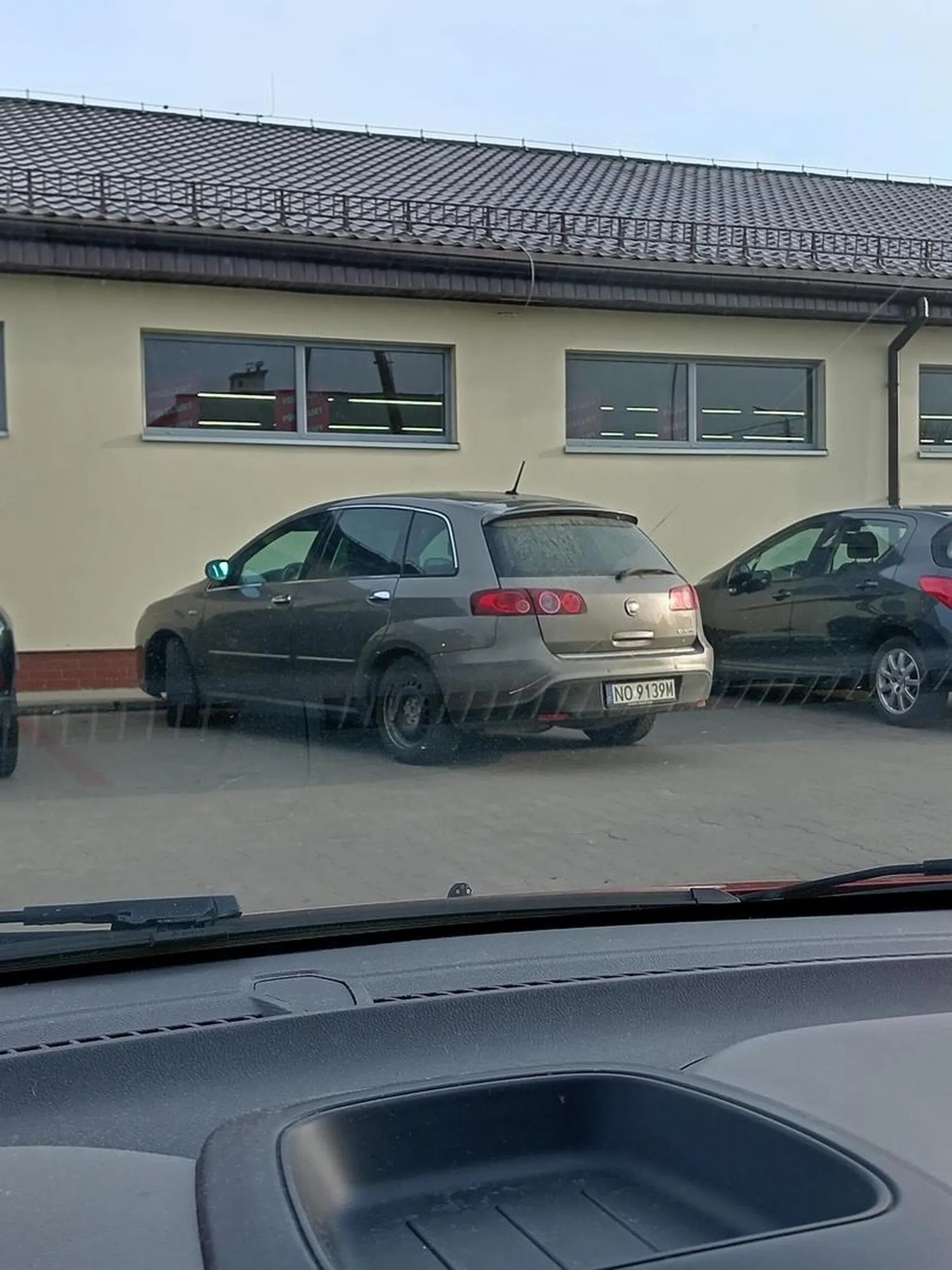 Tak nie parkujemy!!!