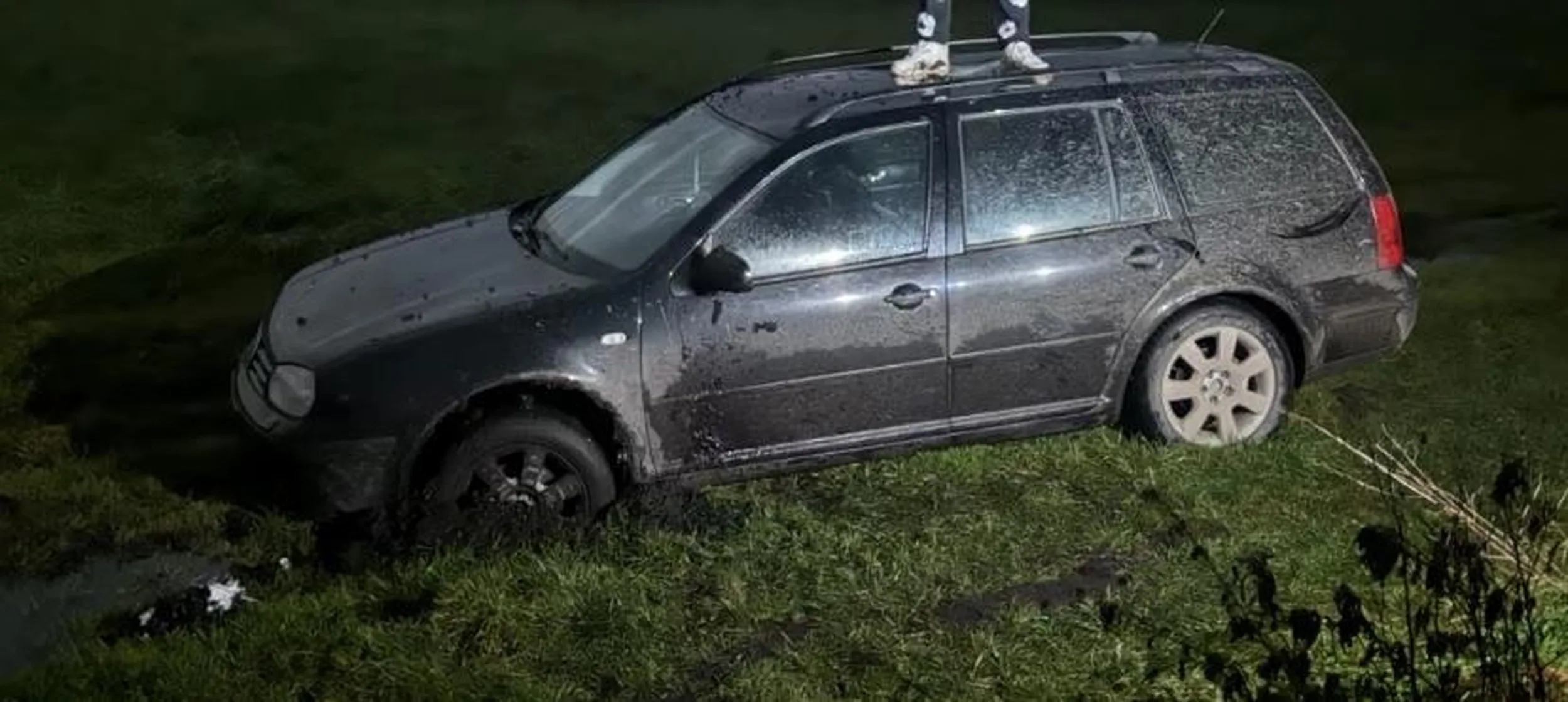 kierowca tragedia parkuje na zieleni