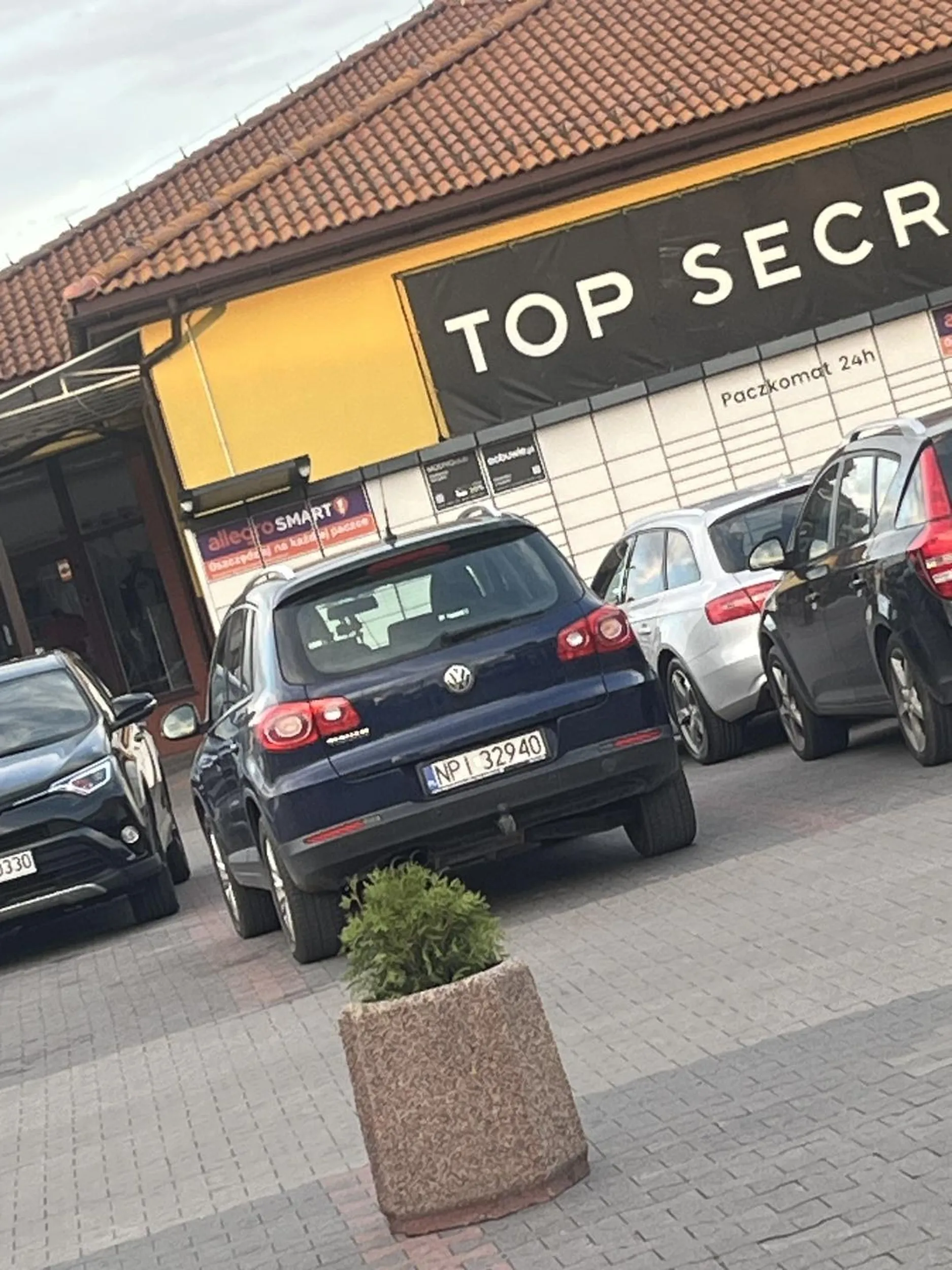 Krzyczy na auto ktore jest zaparkowane normalnie