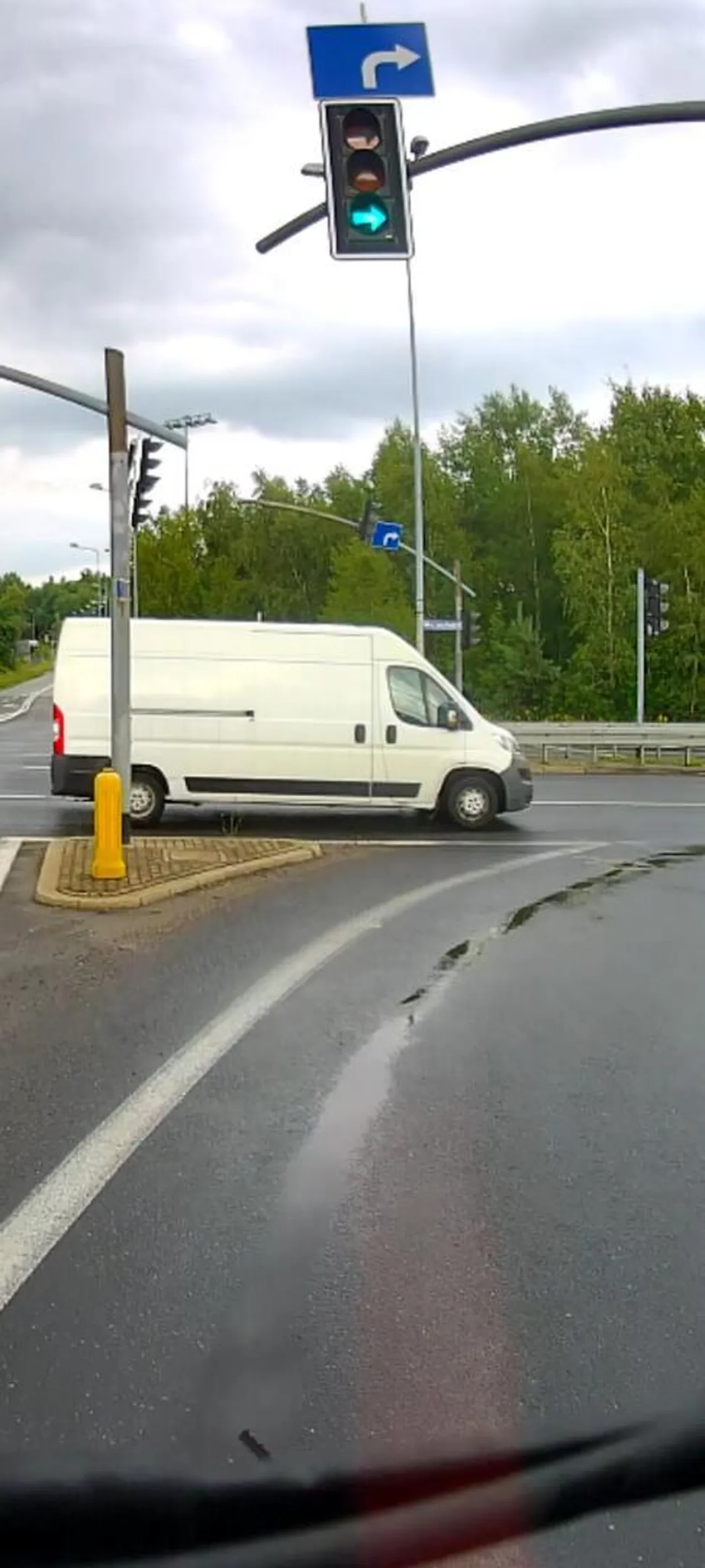 jak masz problem z rozróżnianiem kolorów polecam nie jezdzić bo kiedyś kogoś zabijesz